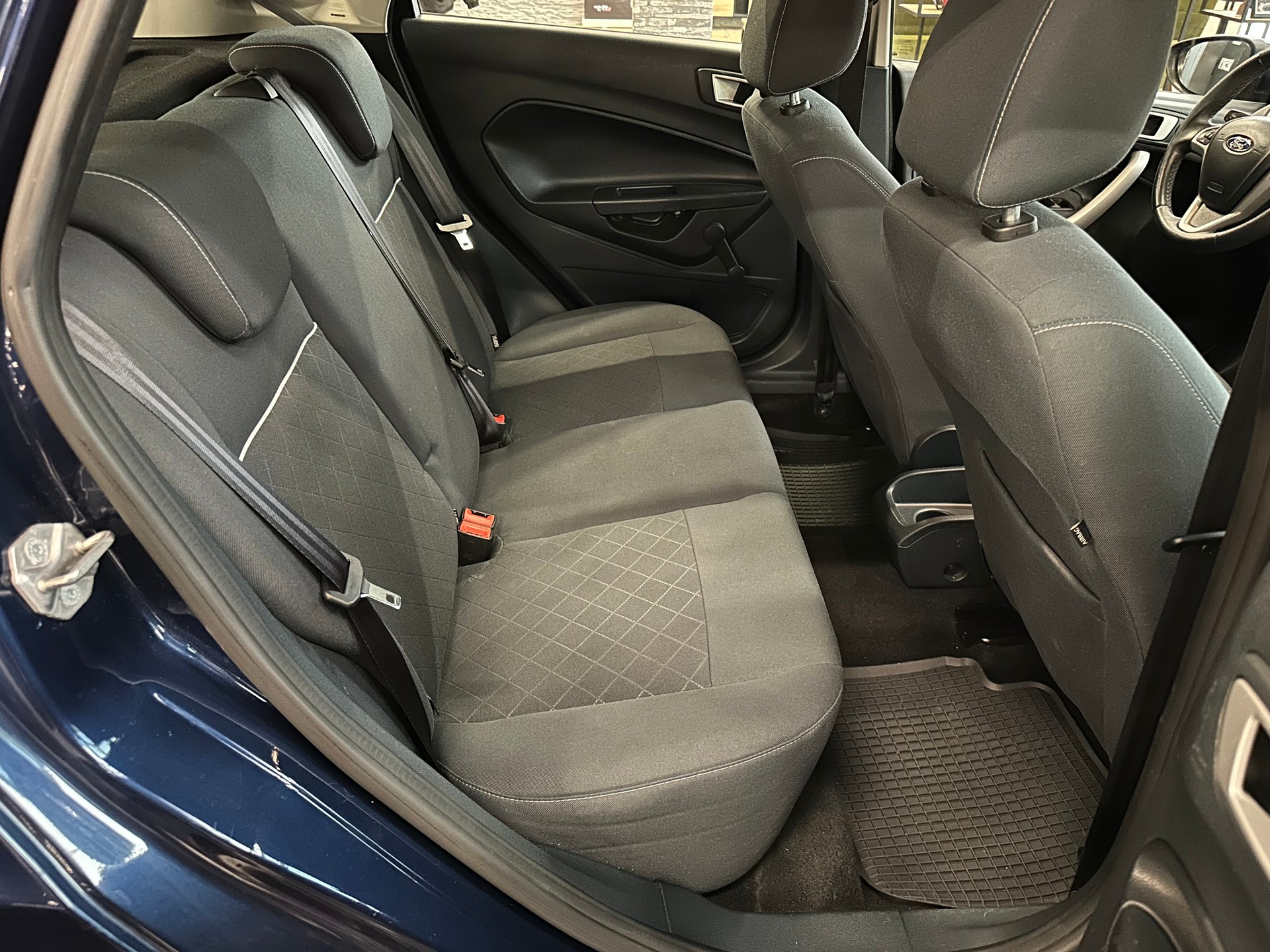 FORD Fiesta 1.25 16V Ambiente-image-18