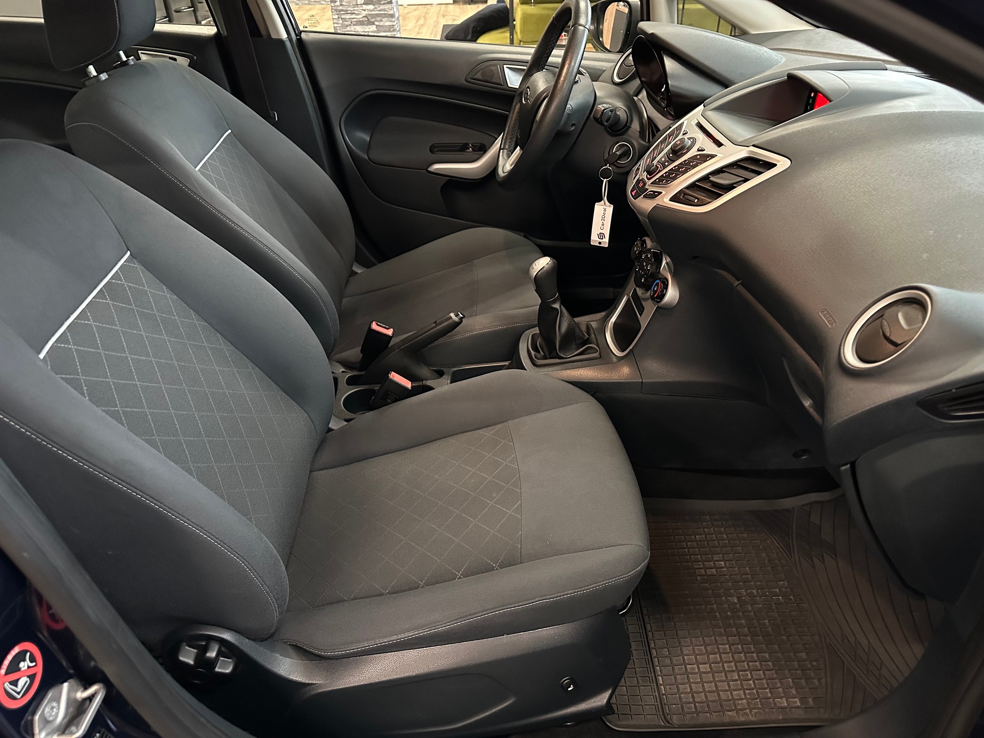 FORD Fiesta 1.25 16V Ambiente-image-16