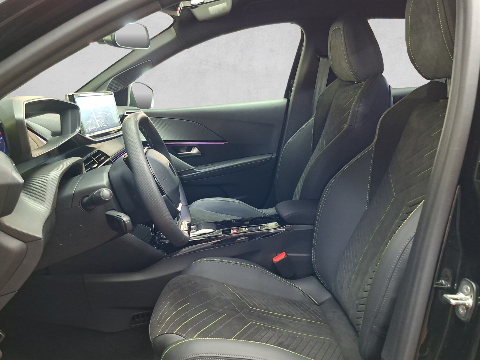 PEUGEOT 208 1.2 Hybrid 145 GT-image-10