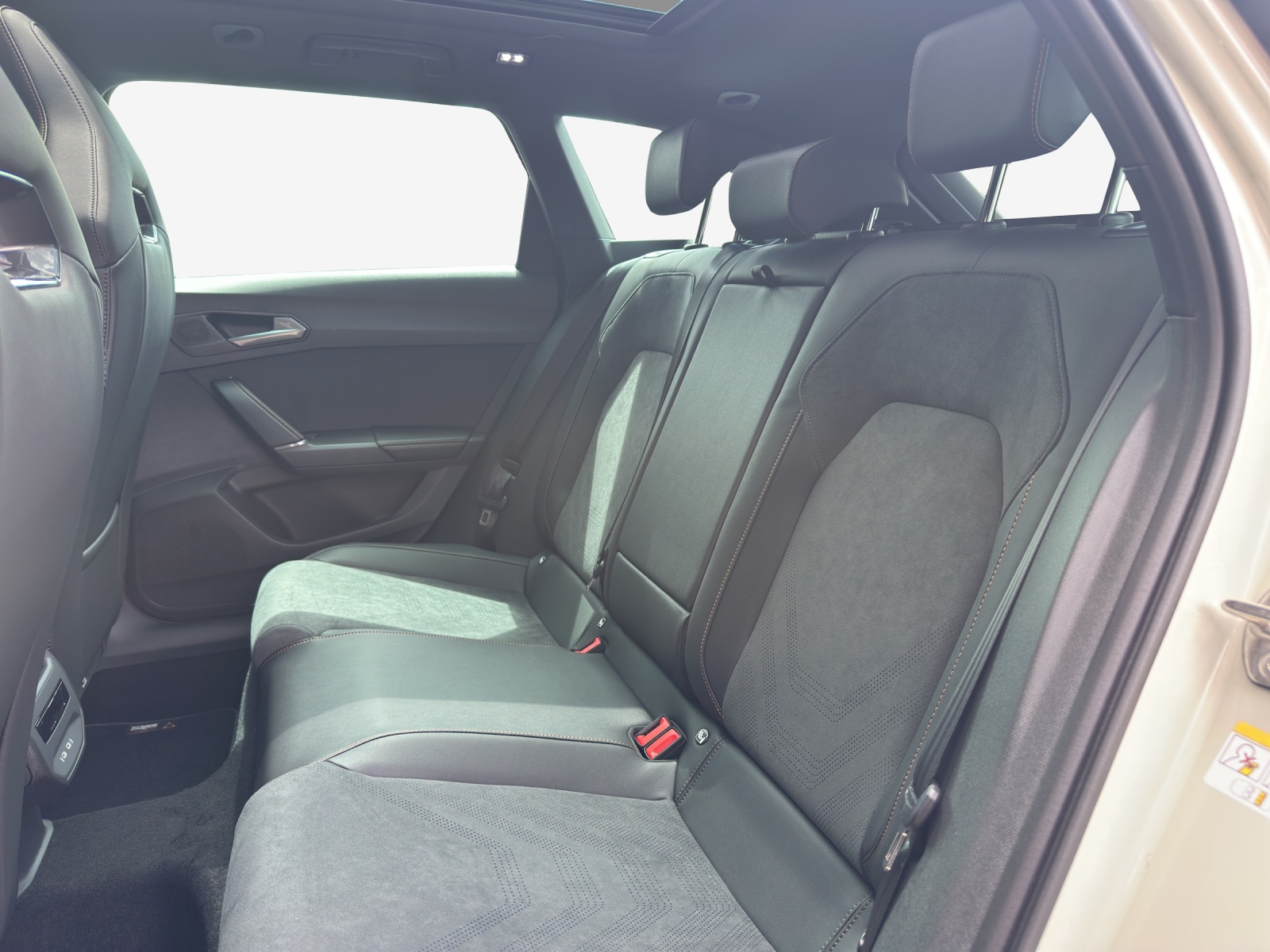 CUPRA LEON ST 1.5 e-HYBRID pHEV Prime Edition VZ DSG-image-11