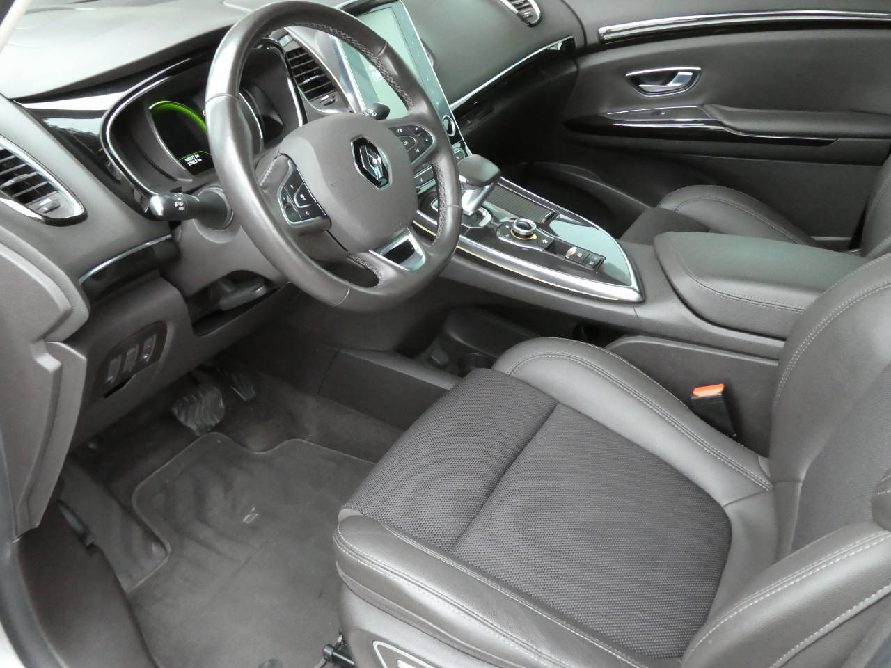 RENAULT Espace 1.6 TCe Swiss Edition EDC-image-8