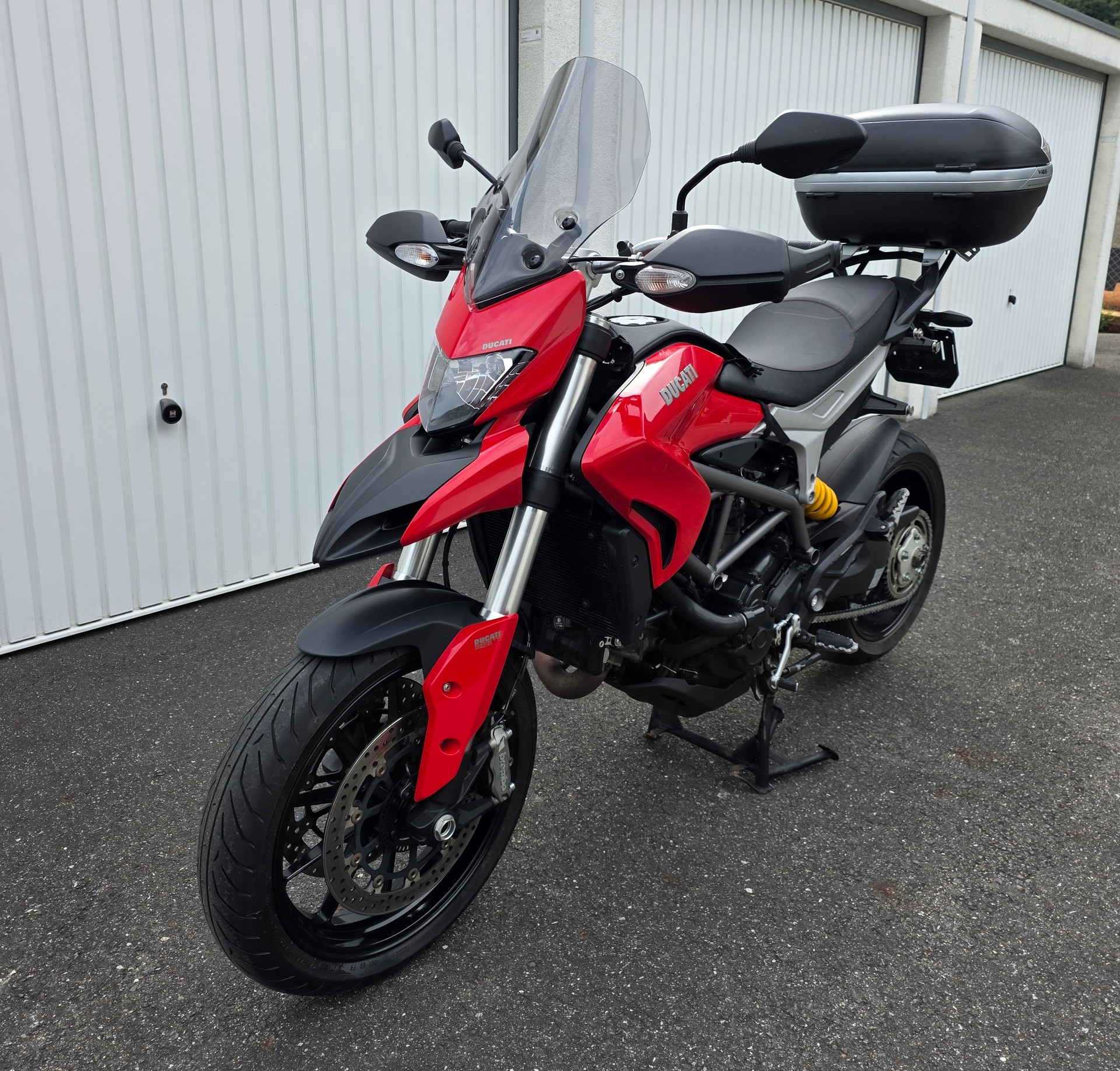 DUCATI Hyperstrada 821-image-2