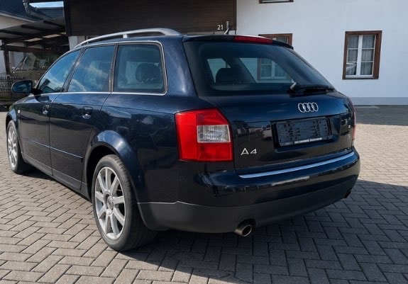 AUDI Avant 3.0-image-2