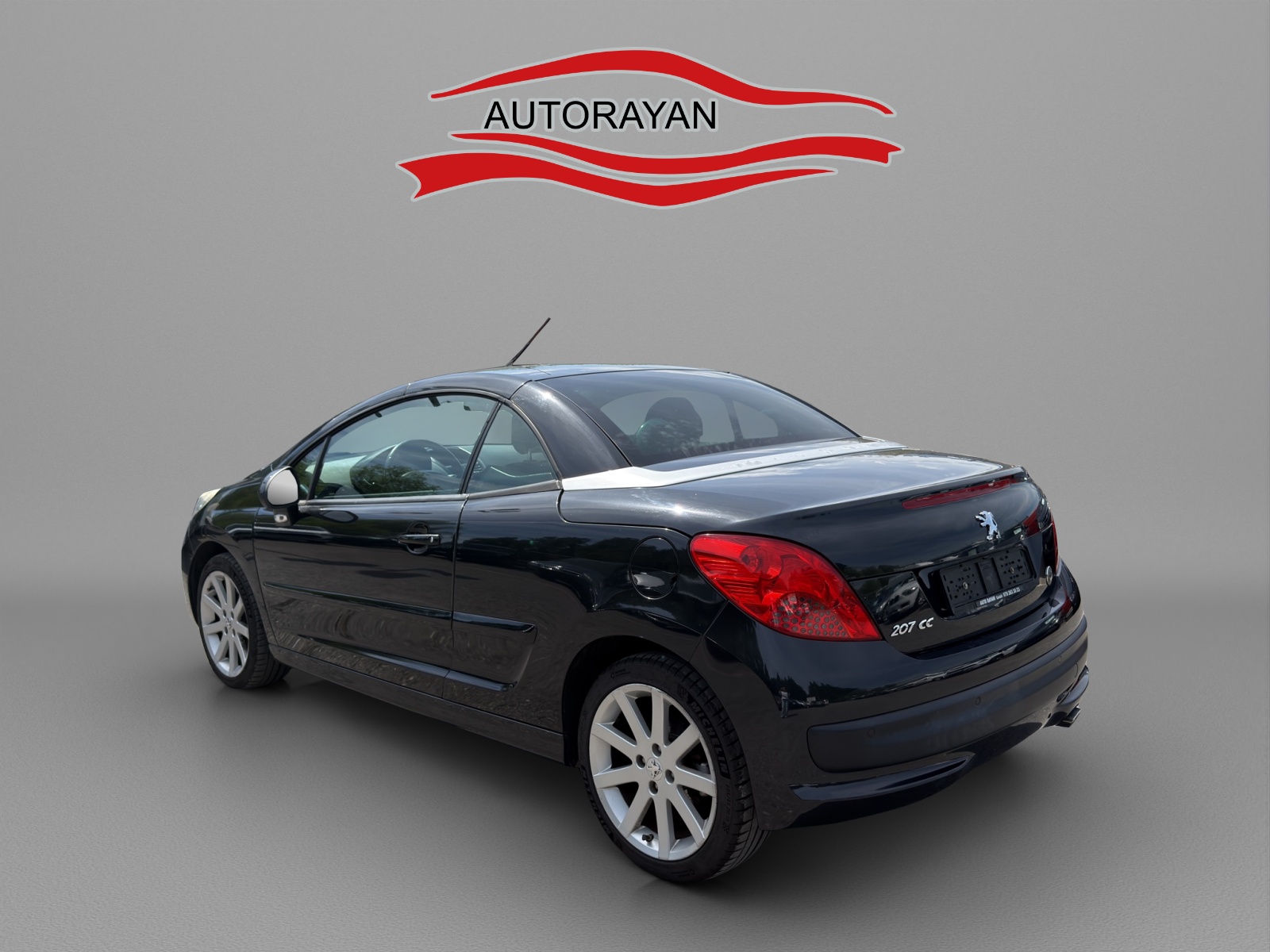 PEUGEOT 207 CC 1.6 16V Turbo Roland Garros Edition-image-5