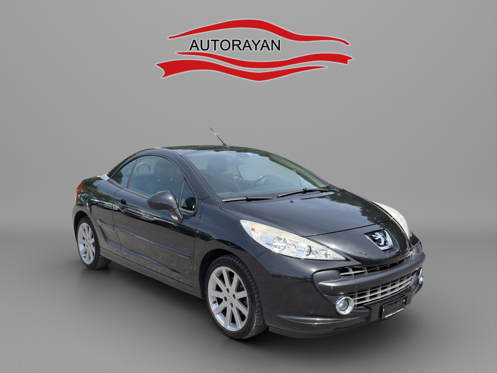 PEUGEOT 207 CC 1.6 16V Turbo Roland Garros Edition-image-2