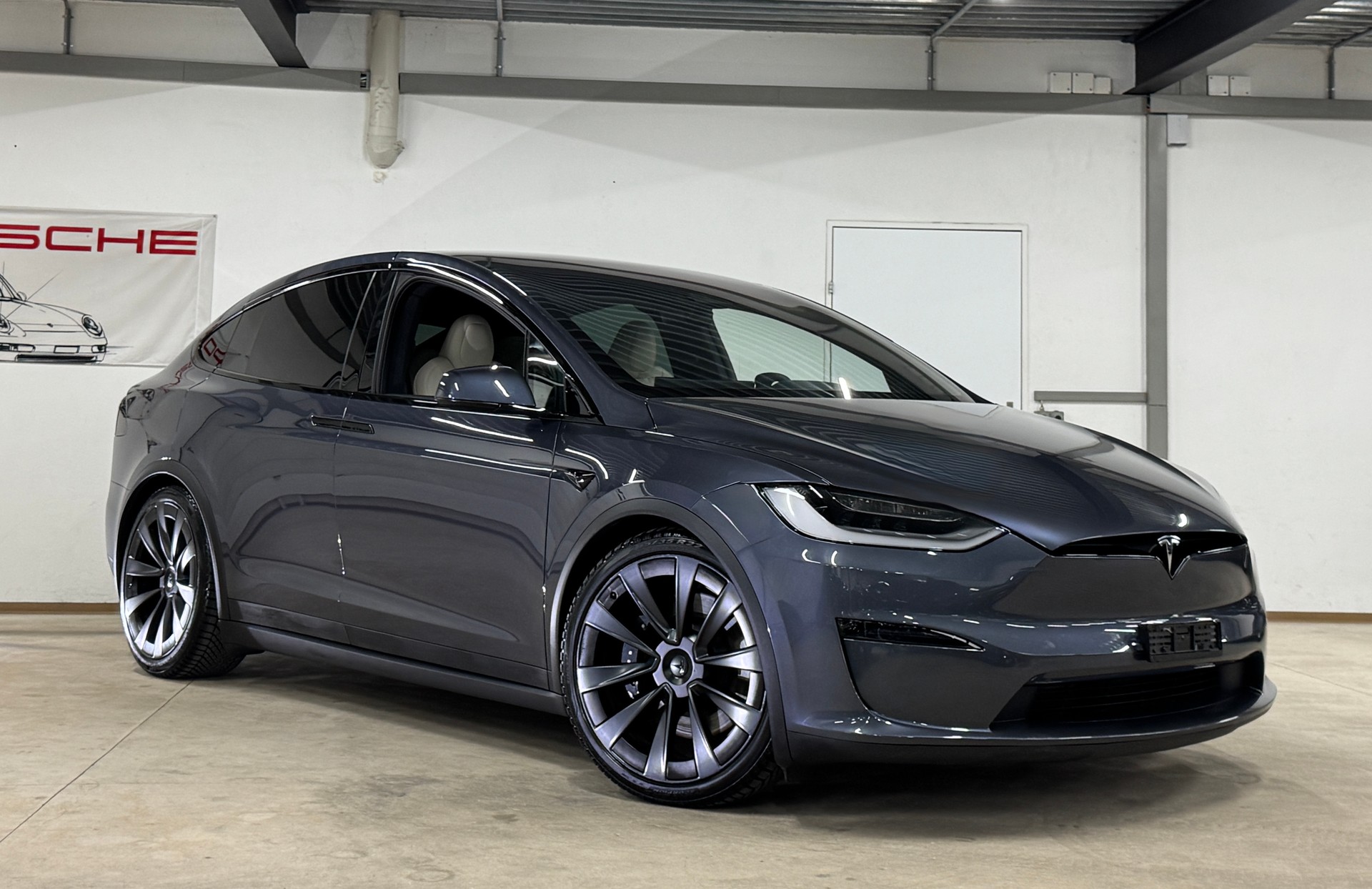 TESLA Model X 100kWh Palladium 685 PS Long Range / Autopilot 4.0 inkl. EAP-showroom-element-2