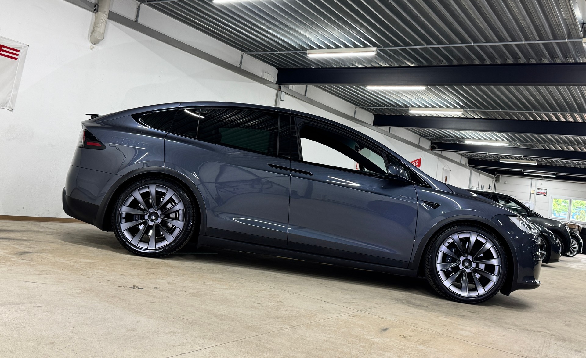TESLA Model X 100kWh Palladium 685 PS Long Range / Autopilot 4.0 inkl. EAP-showroom-element-3