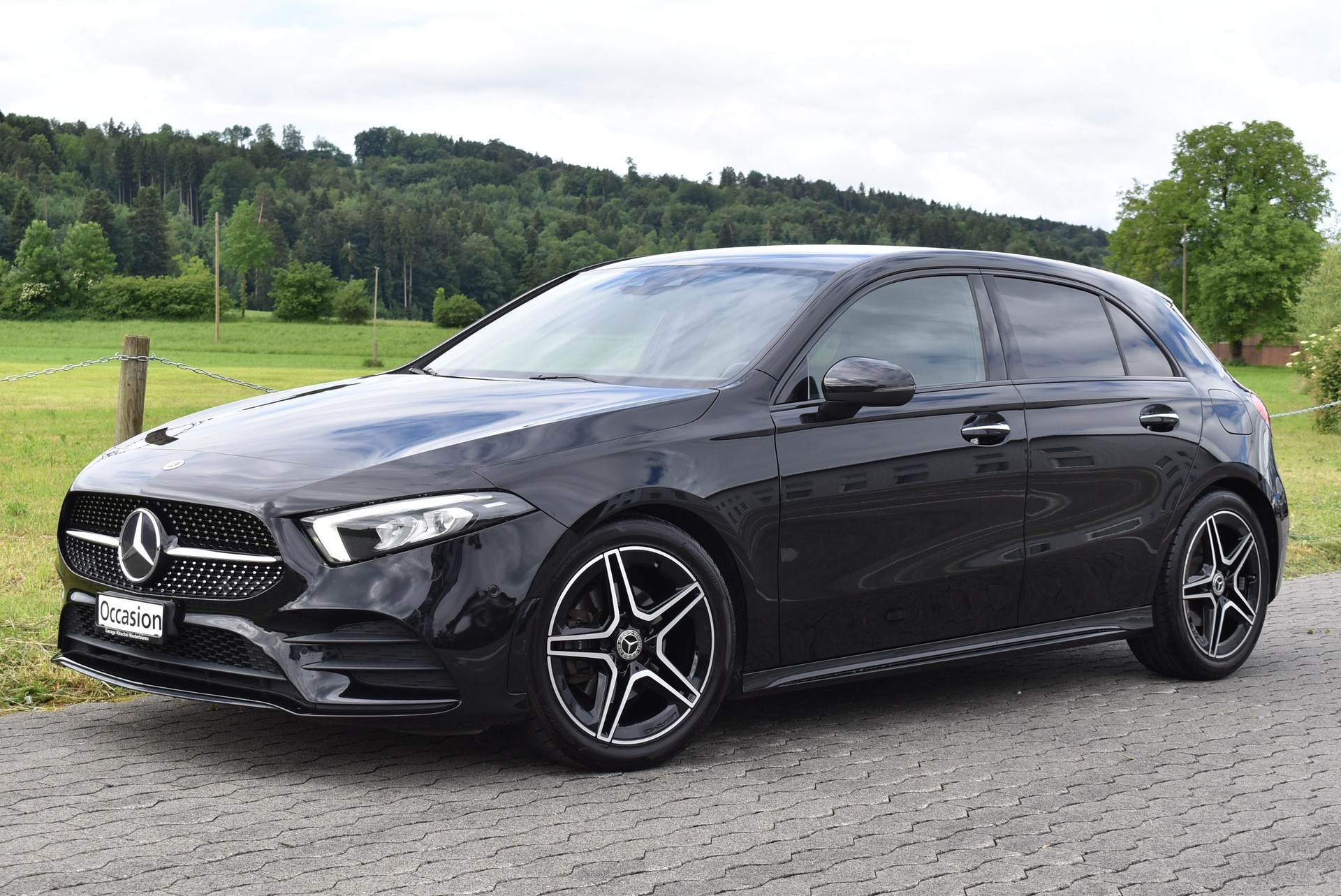 MERCEDES-BENZ A 200 AMG Line