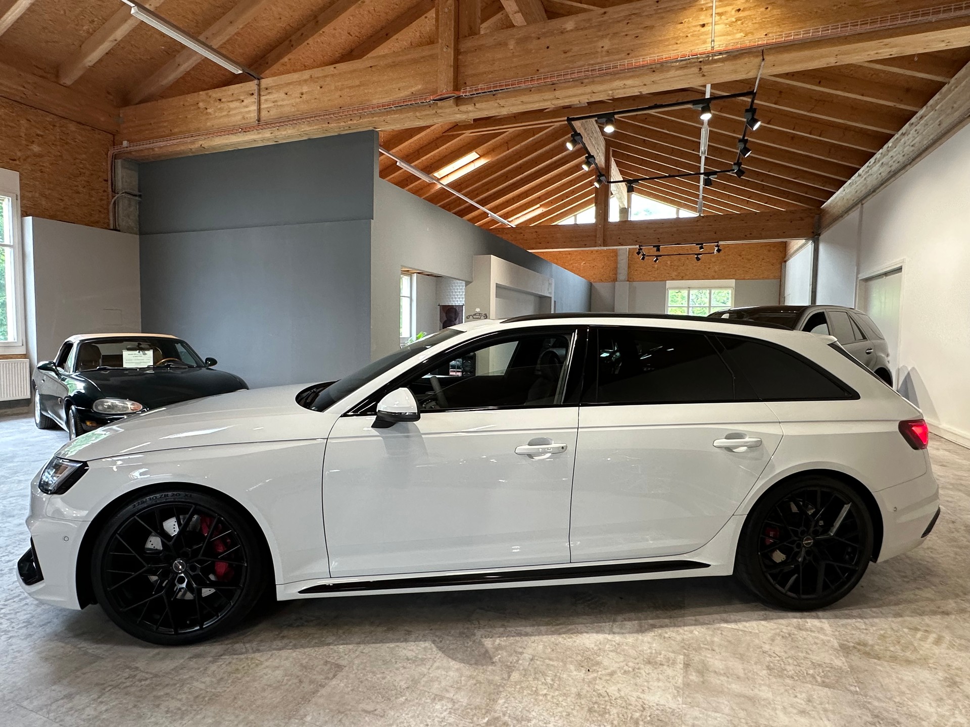 AUDI RS4 Avant 2.9 TFSI quattro tiptronic/Vollausstattung/Lückenlos Audi-servicegepflegt!-showroom-element-2