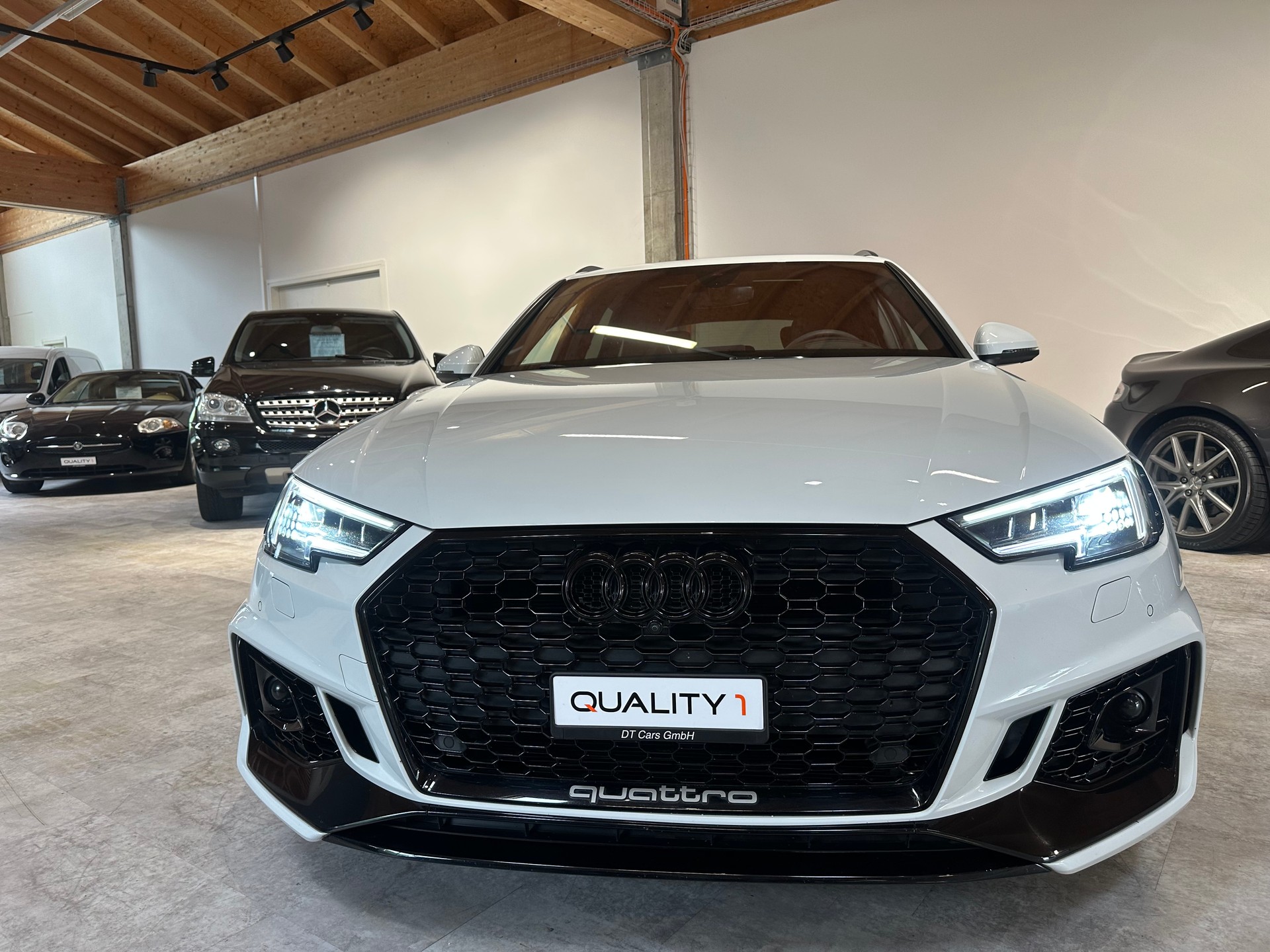 AUDI RS4 Avant 2.9 TFSI quattro tiptronic/Vollausstattung/Lückenlos Audi-servicegepflegt!-showroom-element-1