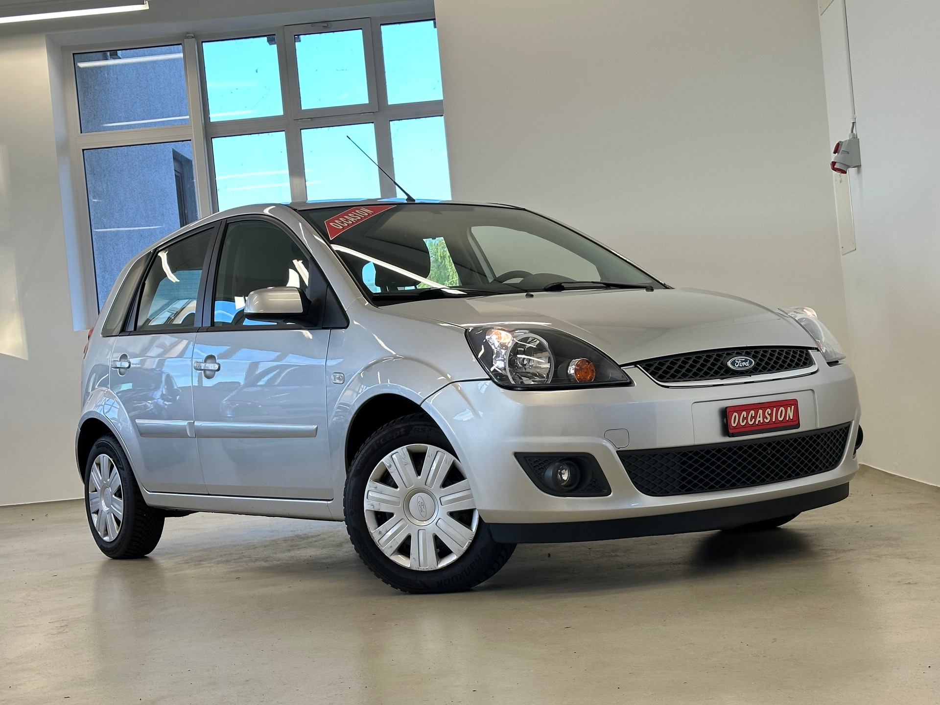 FORD Fiesta 1.6 16V Trend-showroom-element-2