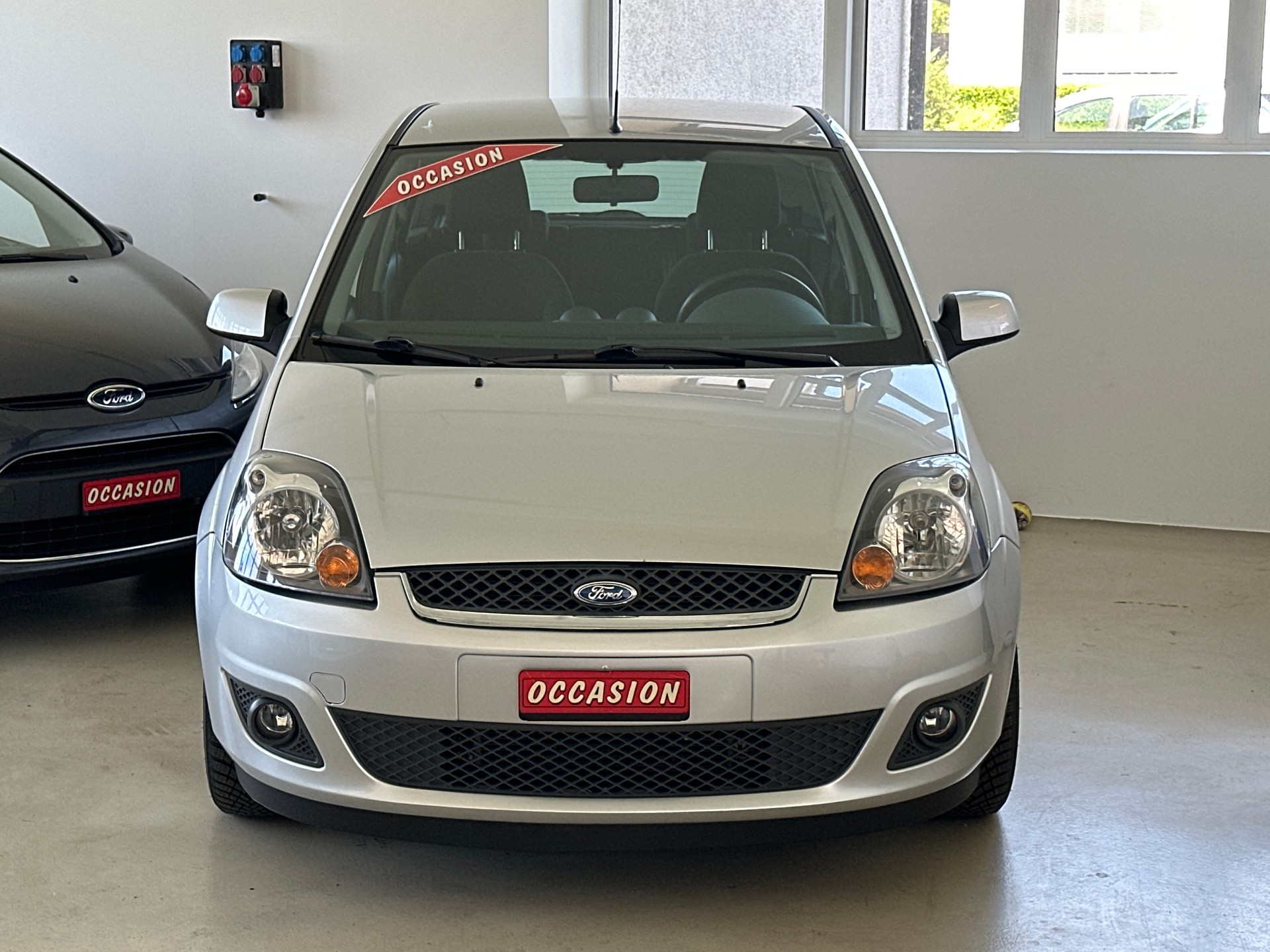 FORD Fiesta 1.6 16V Trend-image-6