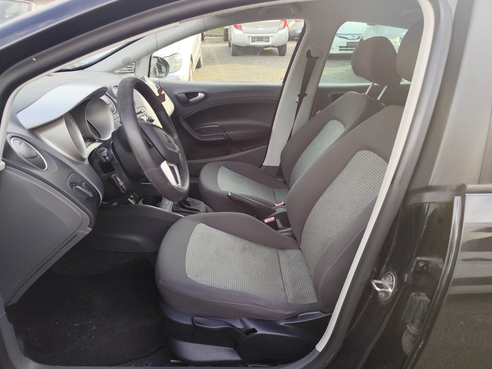 SEAT Ibiza 1.6 TDI Style-image-8