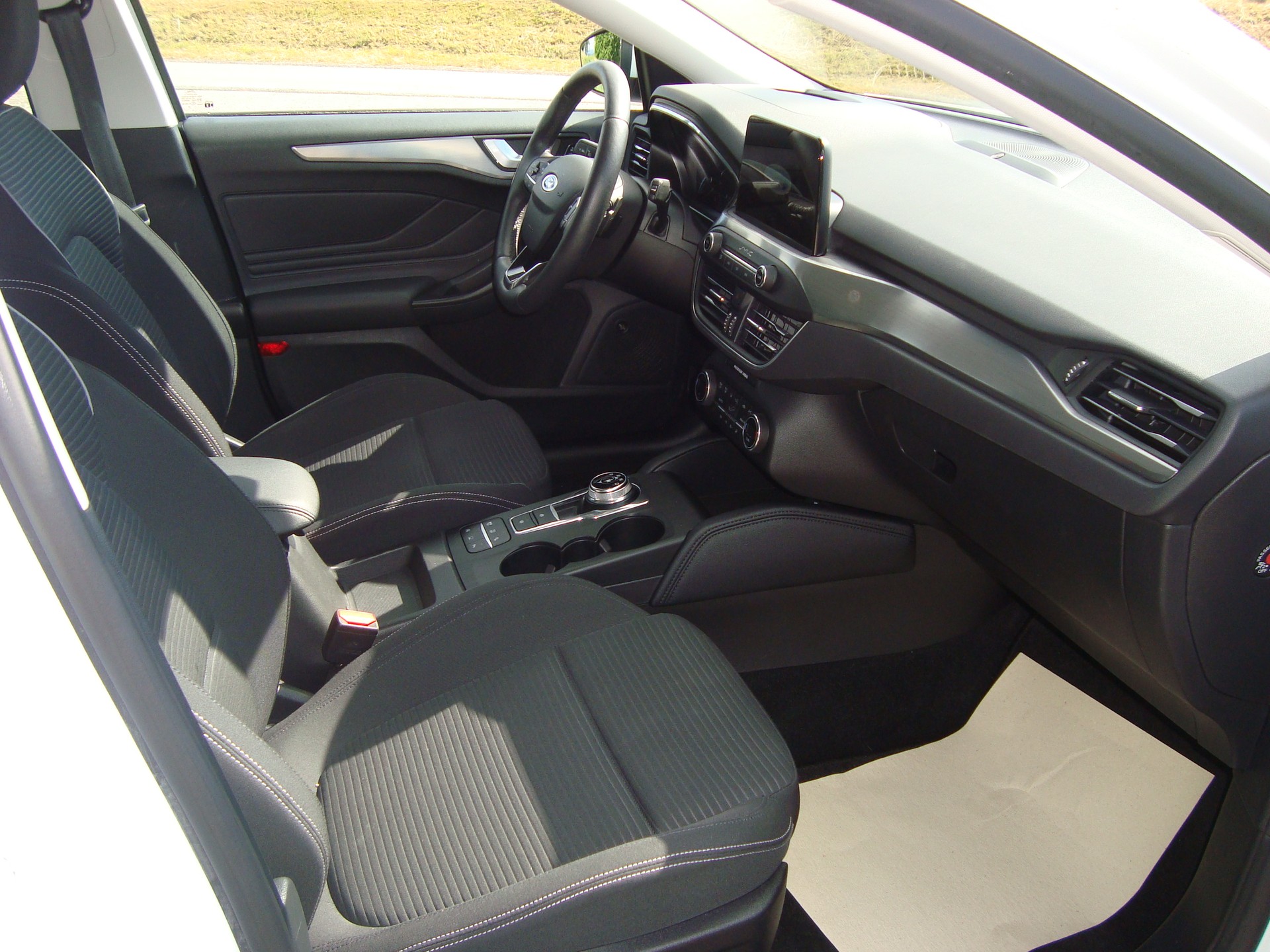 FORD Focus 1.5 TDCi Titanium Automatic-image-6