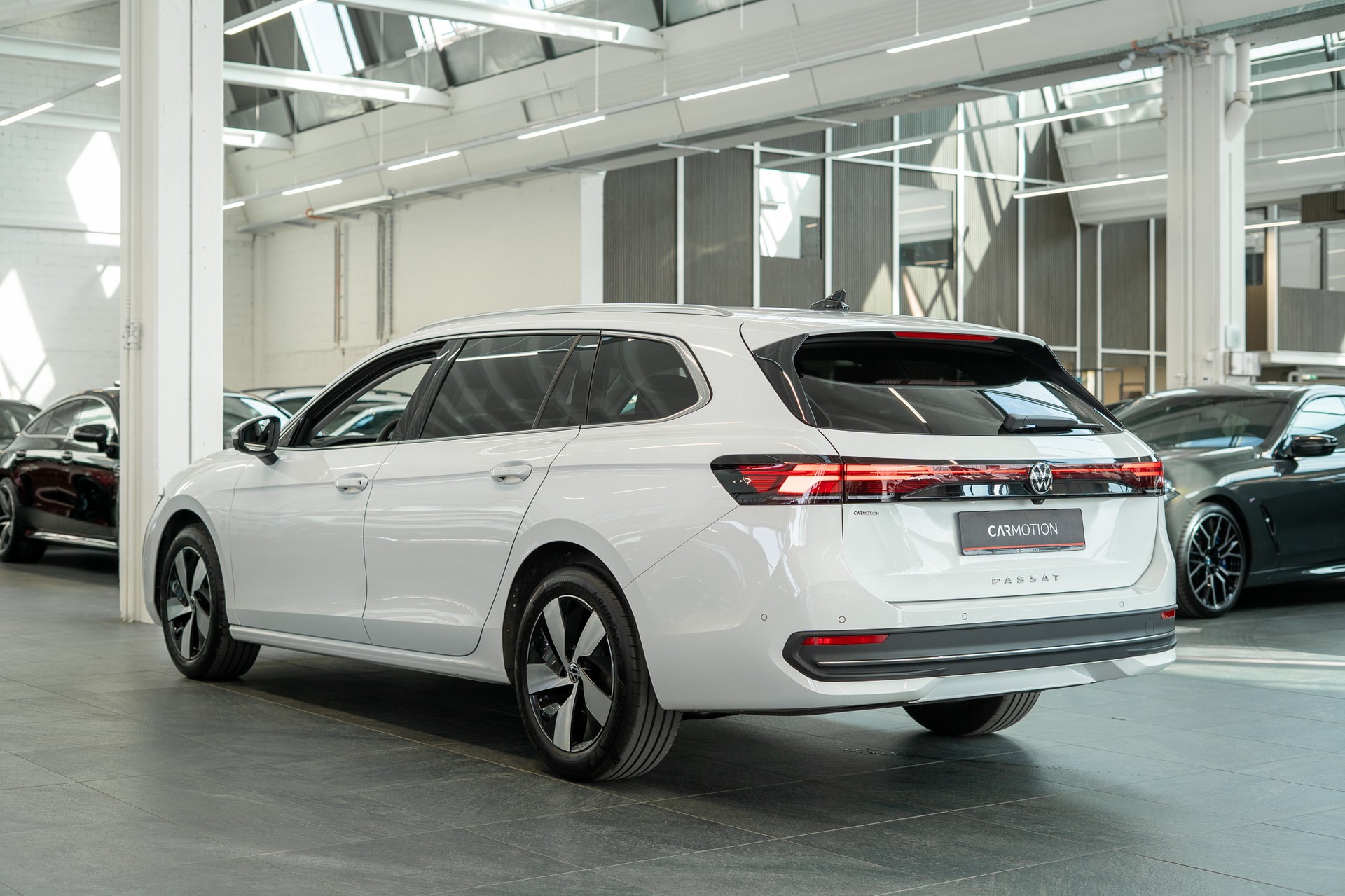 VW Passat Variant 2.0 TDI Business DSG / CH-Fahrzeug / Head-Up / El. Sitze-showroom-element-3