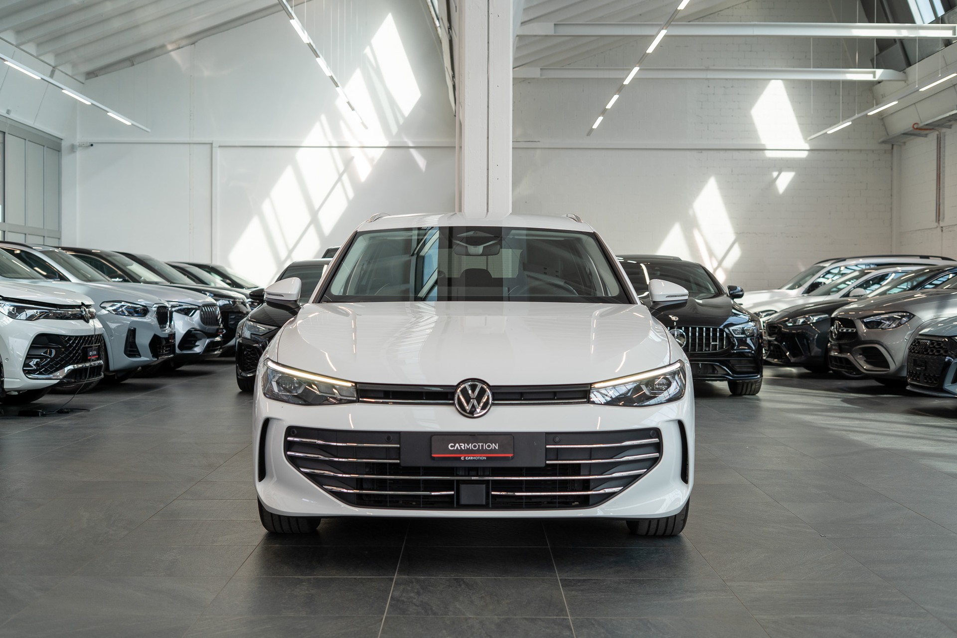 VW Passat Variant 2.0 TDI Business DSG / CH-Fahrzeug / Head-Up / El. Sitze-showroom-element-1