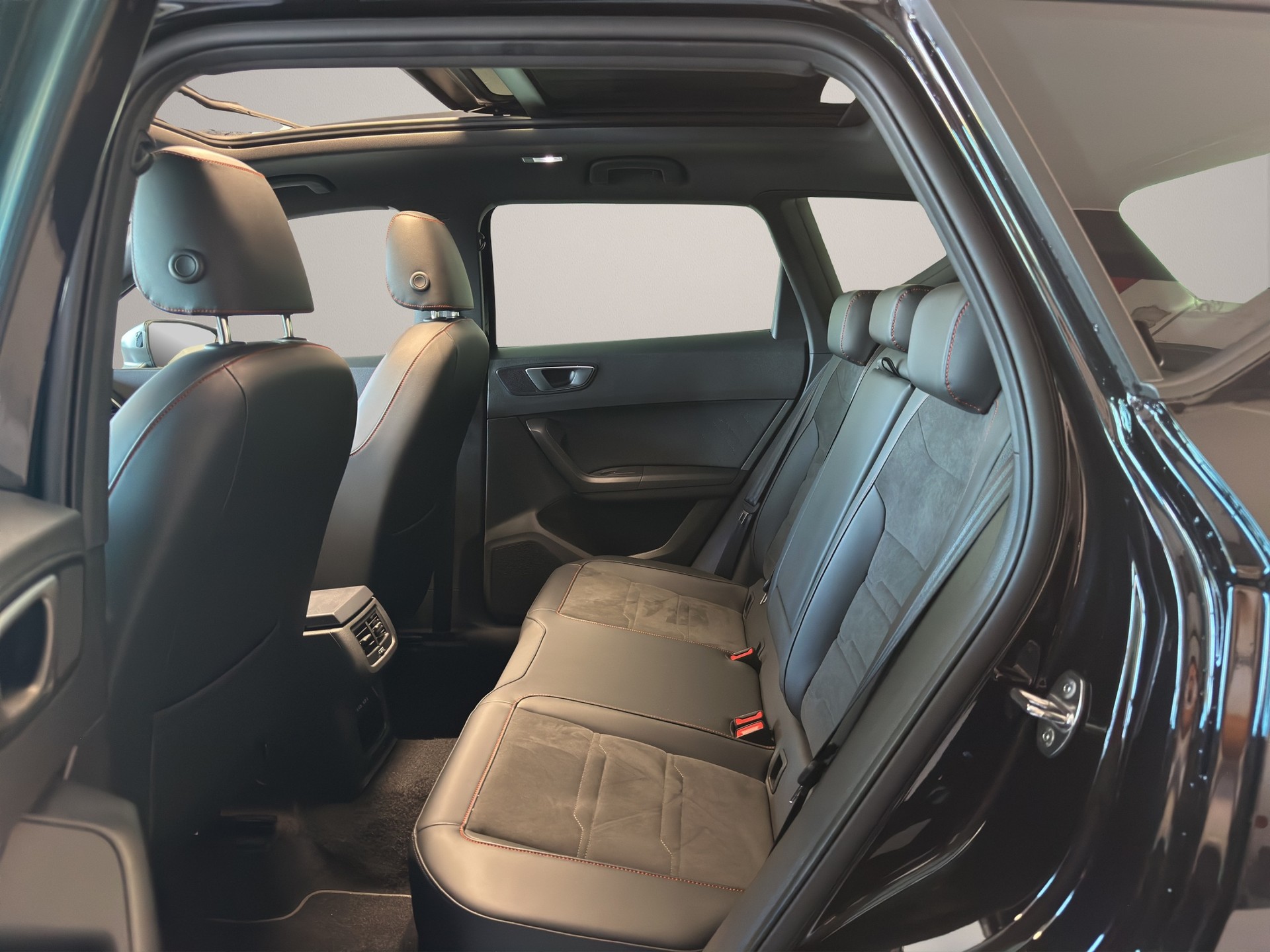 SEAT Ateca 2.0 TDI CR Hola FR DSG 4Drive-image-10