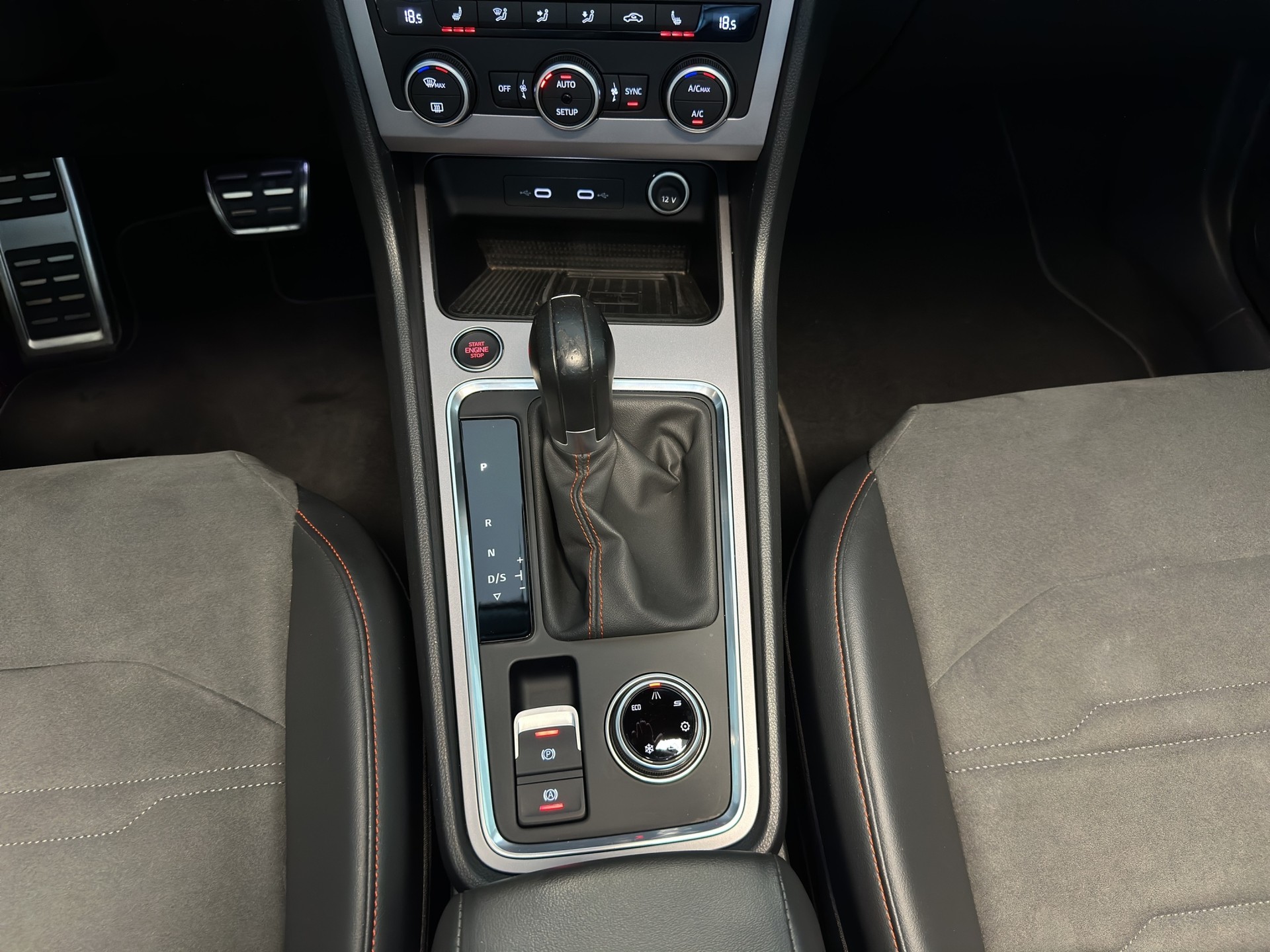 SEAT Ateca 2.0 TDI CR Hola FR DSG 4Drive-image-18