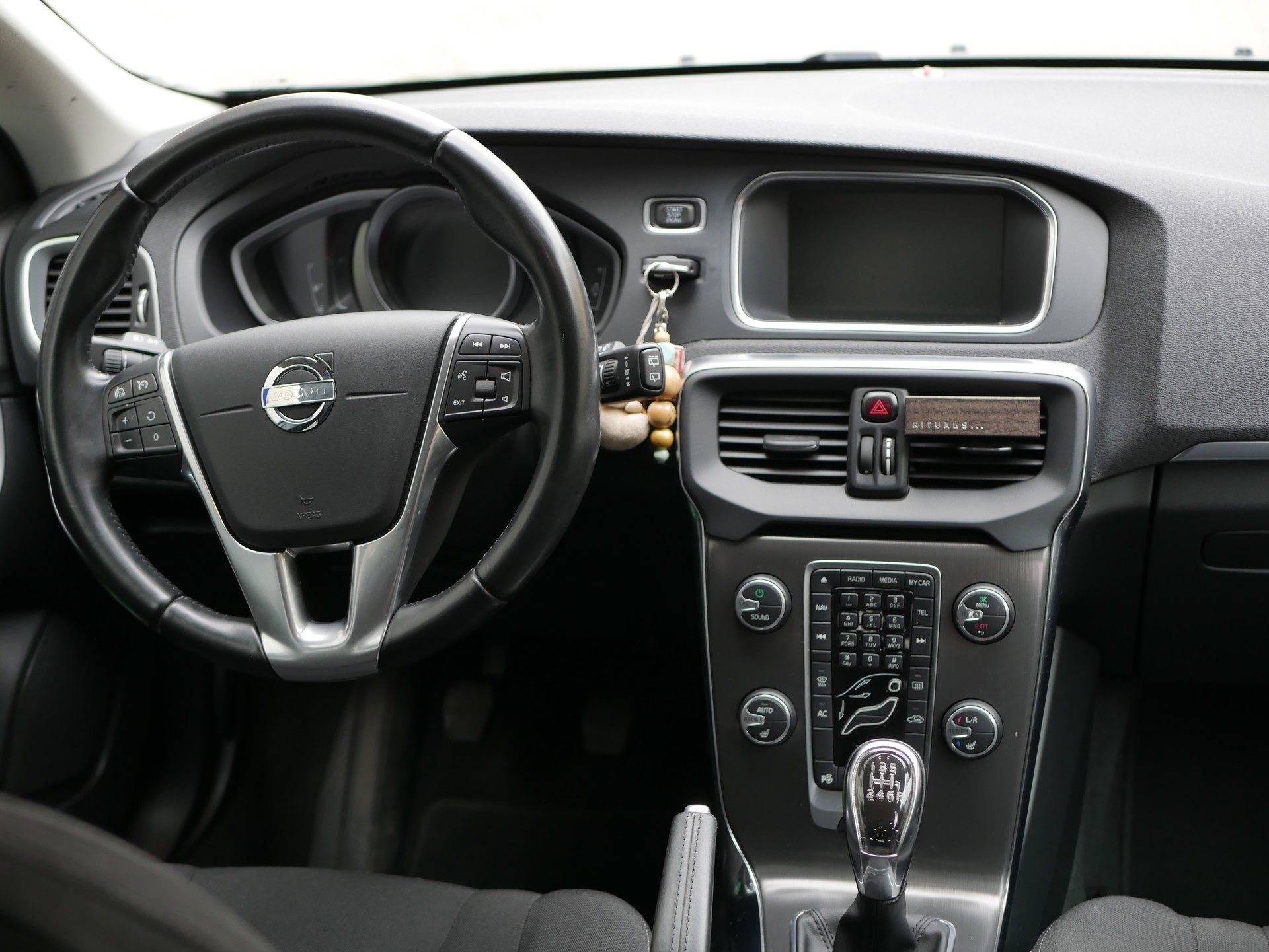 VOLVO 2.0 D3 Basis S/S-image-6