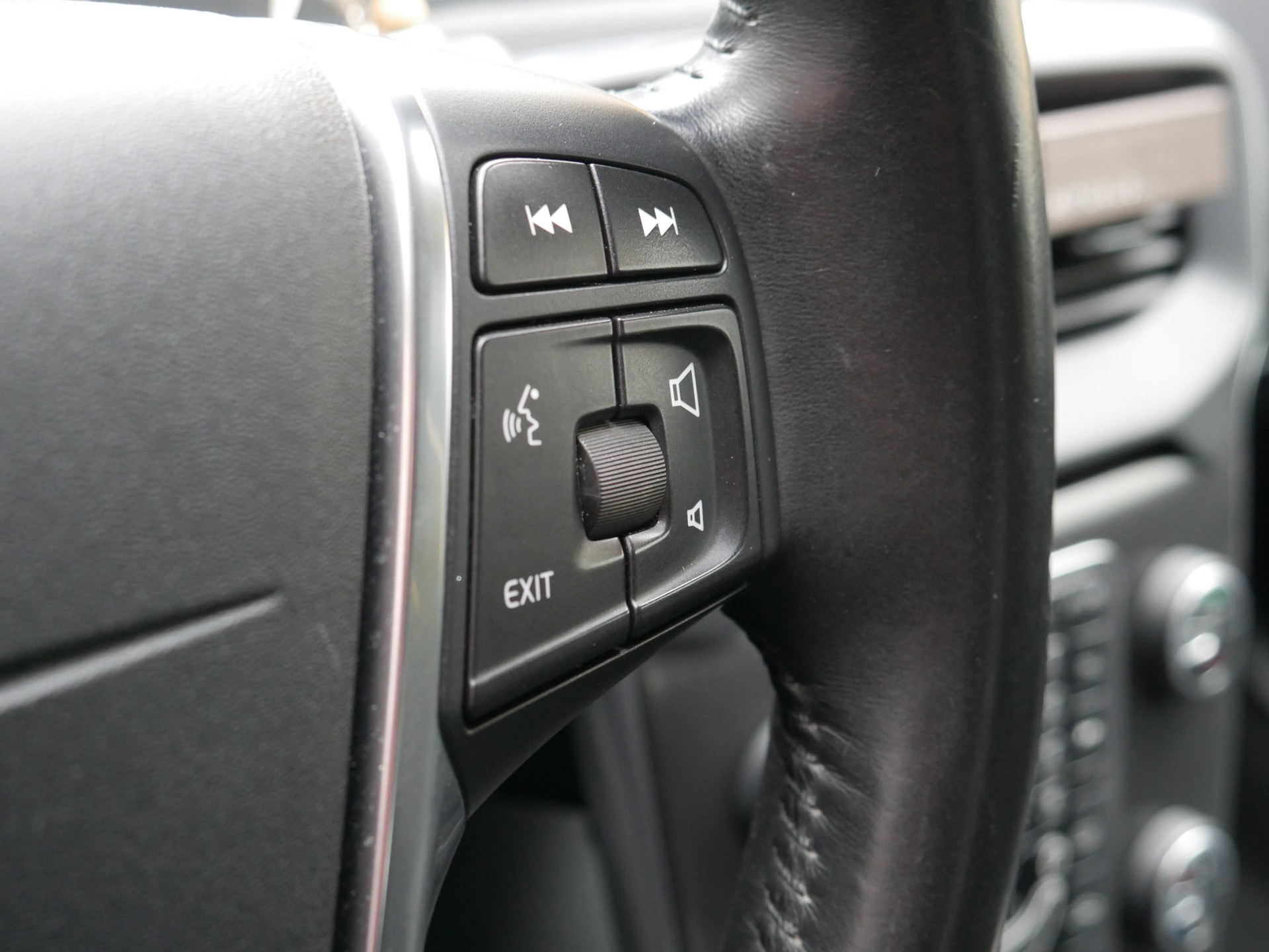 VOLVO 2.0 D3 Basis S/S-image-11