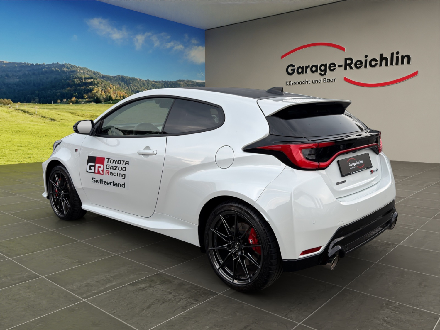 TOYOTA GR Yaris 1.6 Turbo Sport 4x4-showroom-element-2