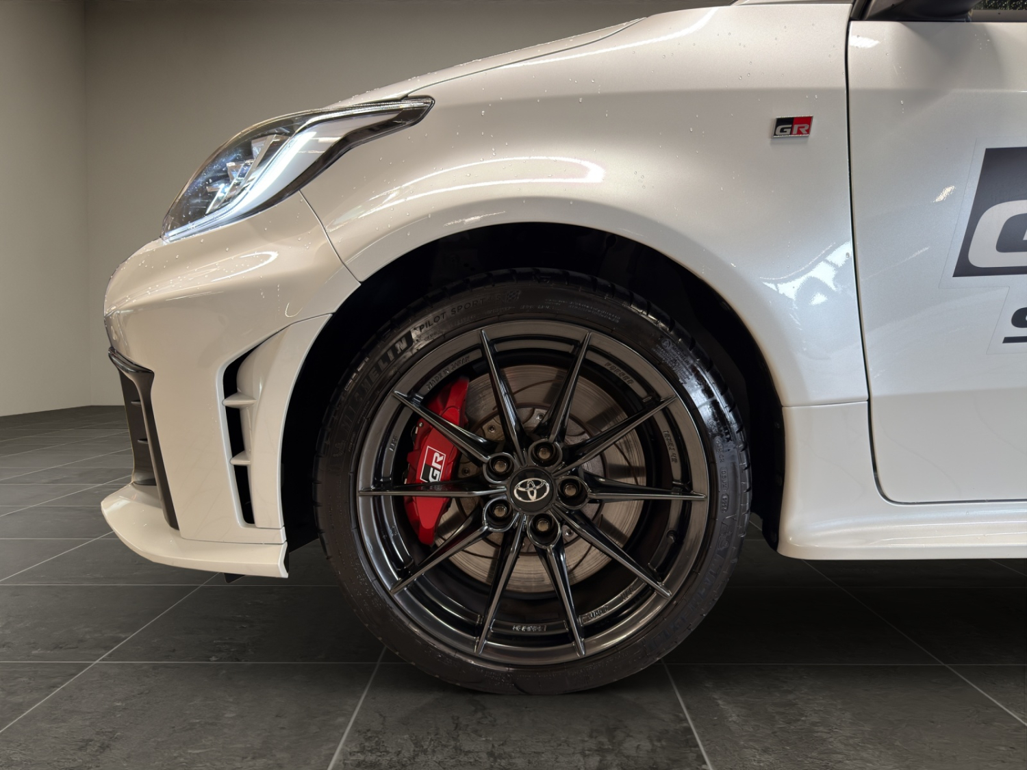 TOYOTA GR Yaris 1.6 Turbo Sport 4x4-image-11