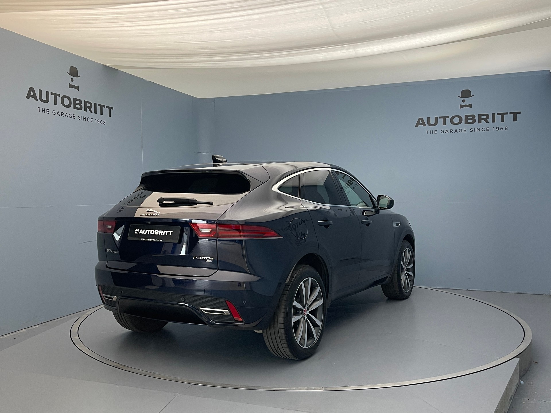 JAGUAR E-Pace 1.5 T 300e R-Dynamic SE AWD-showroom-element-3