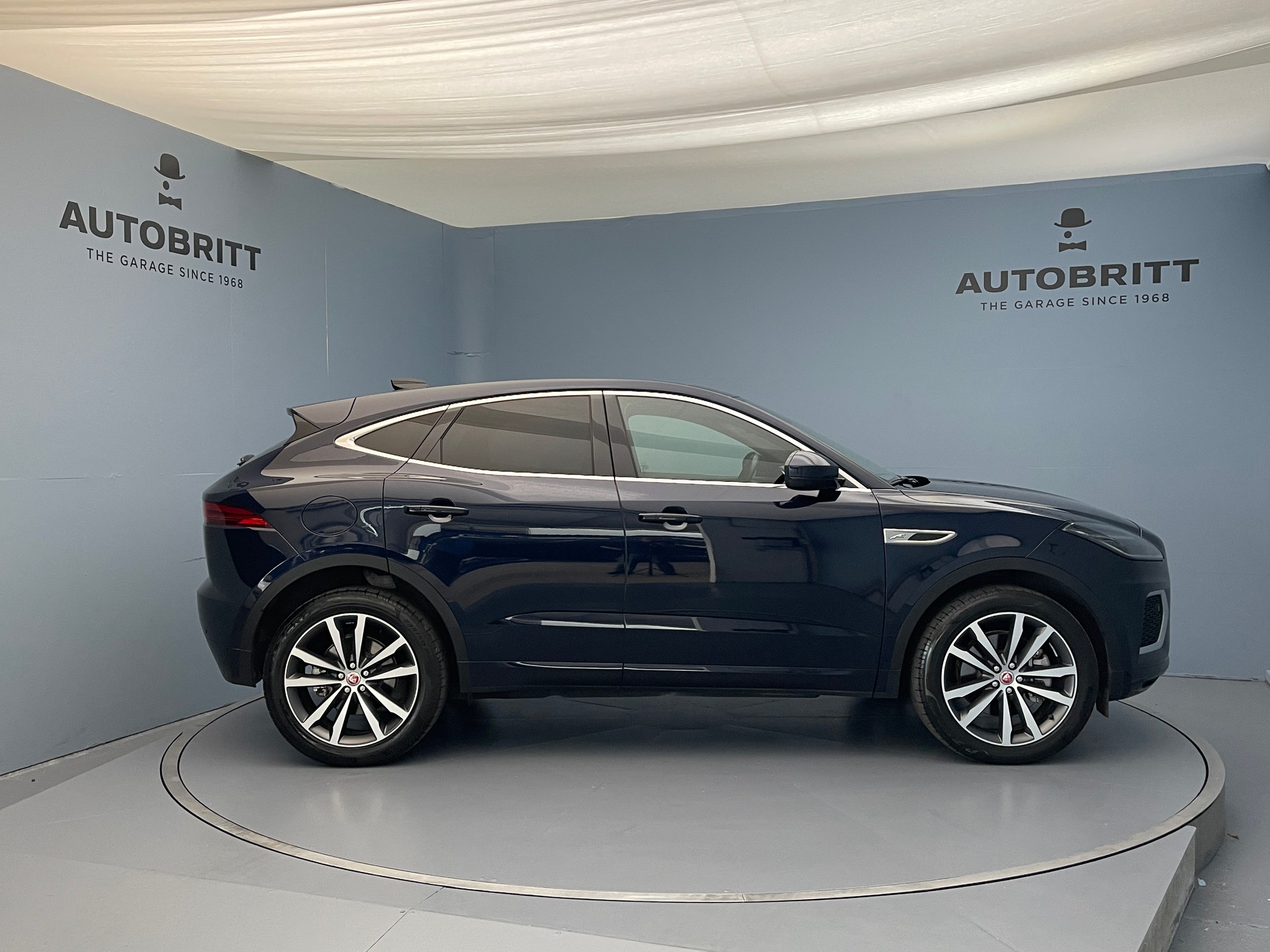 JAGUAR E-Pace 1.5 T 300e R-Dynamic SE AWD-showroom-element-2
