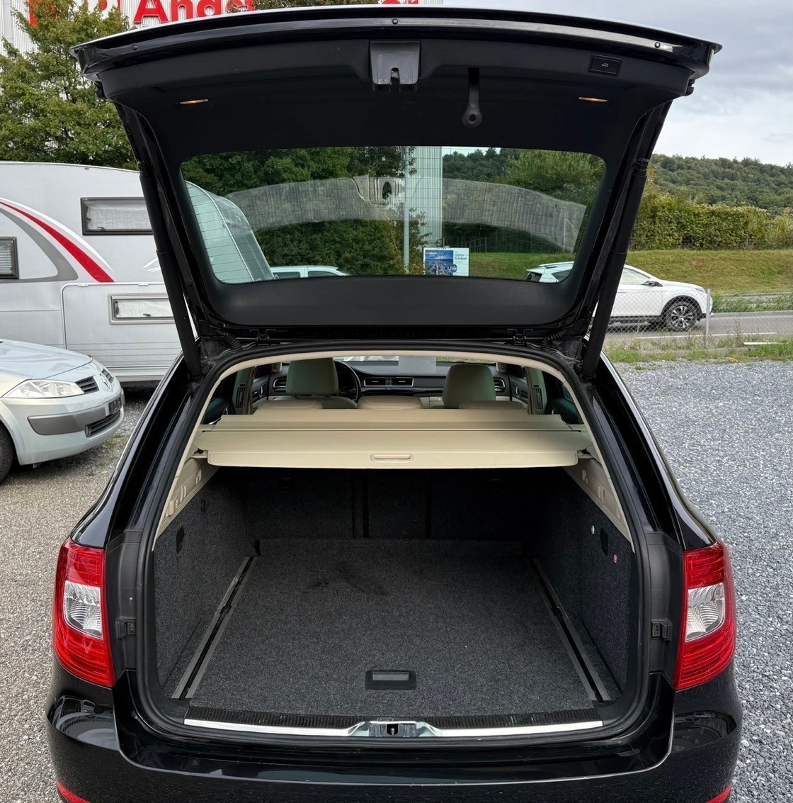 SKODA Superb Combi 2.0 TDi Laurin & Klement 4x4 DSG-image-7
