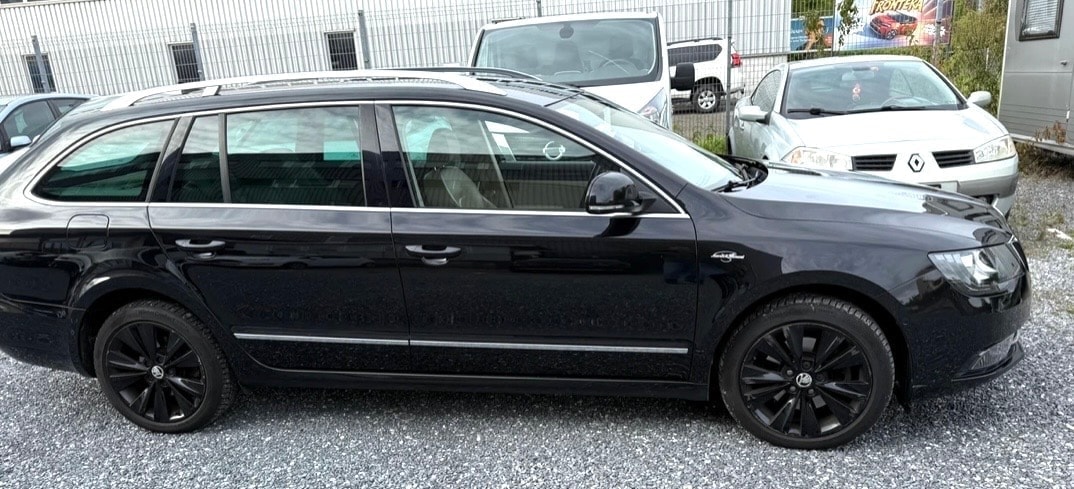 SKODA Superb Combi 2.0 TDi Laurin & Klement 4x4 DSG-image-4