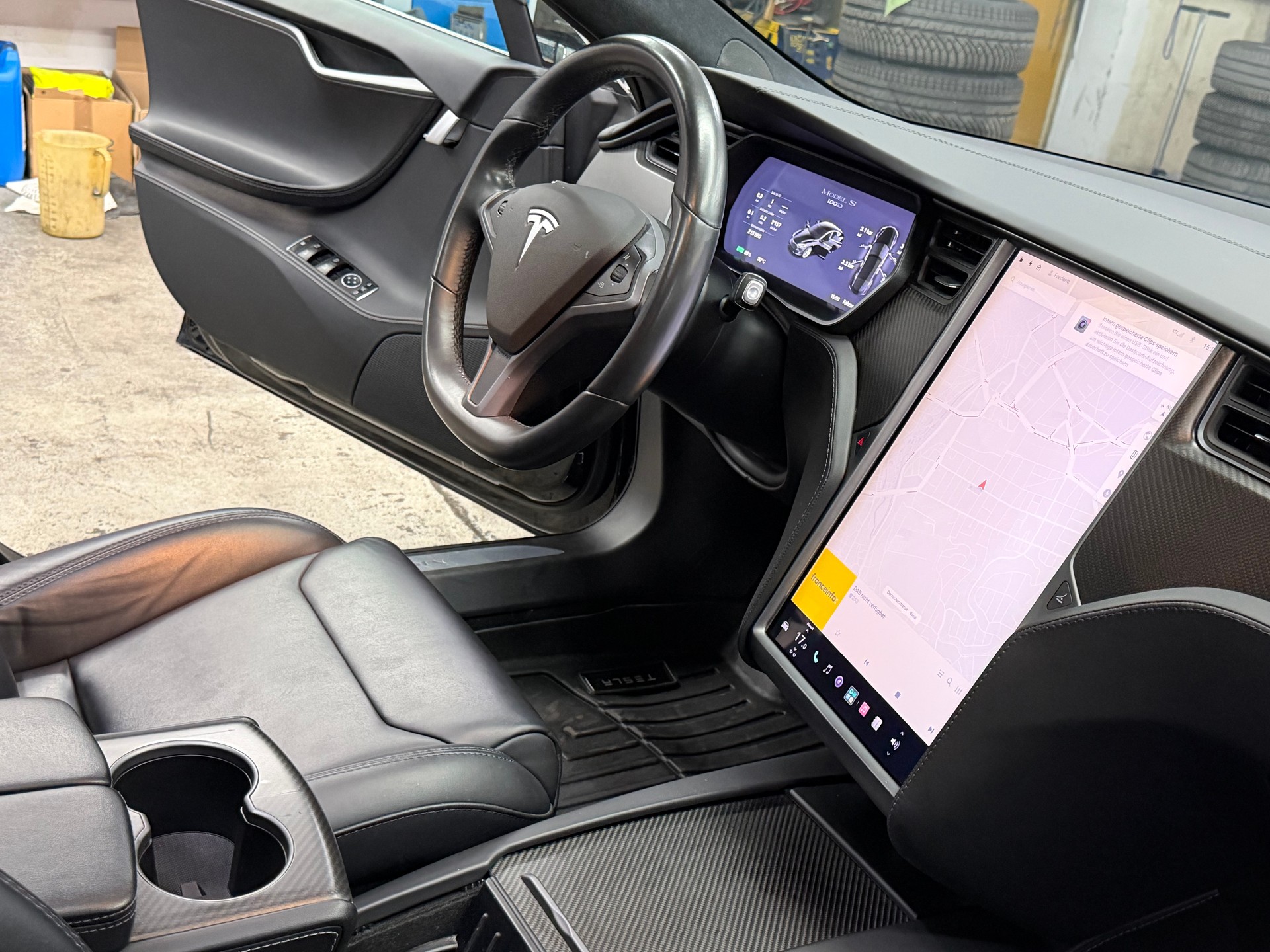 TESLA Model S 100 D-image-10