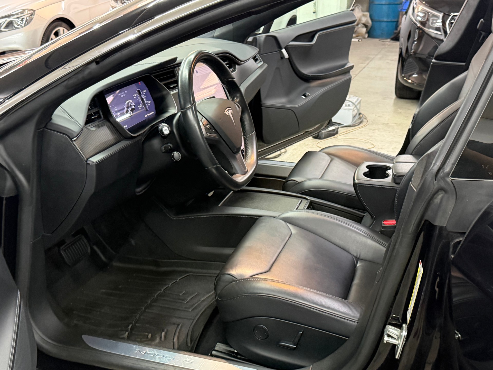TESLA Model S 100 D-image-12