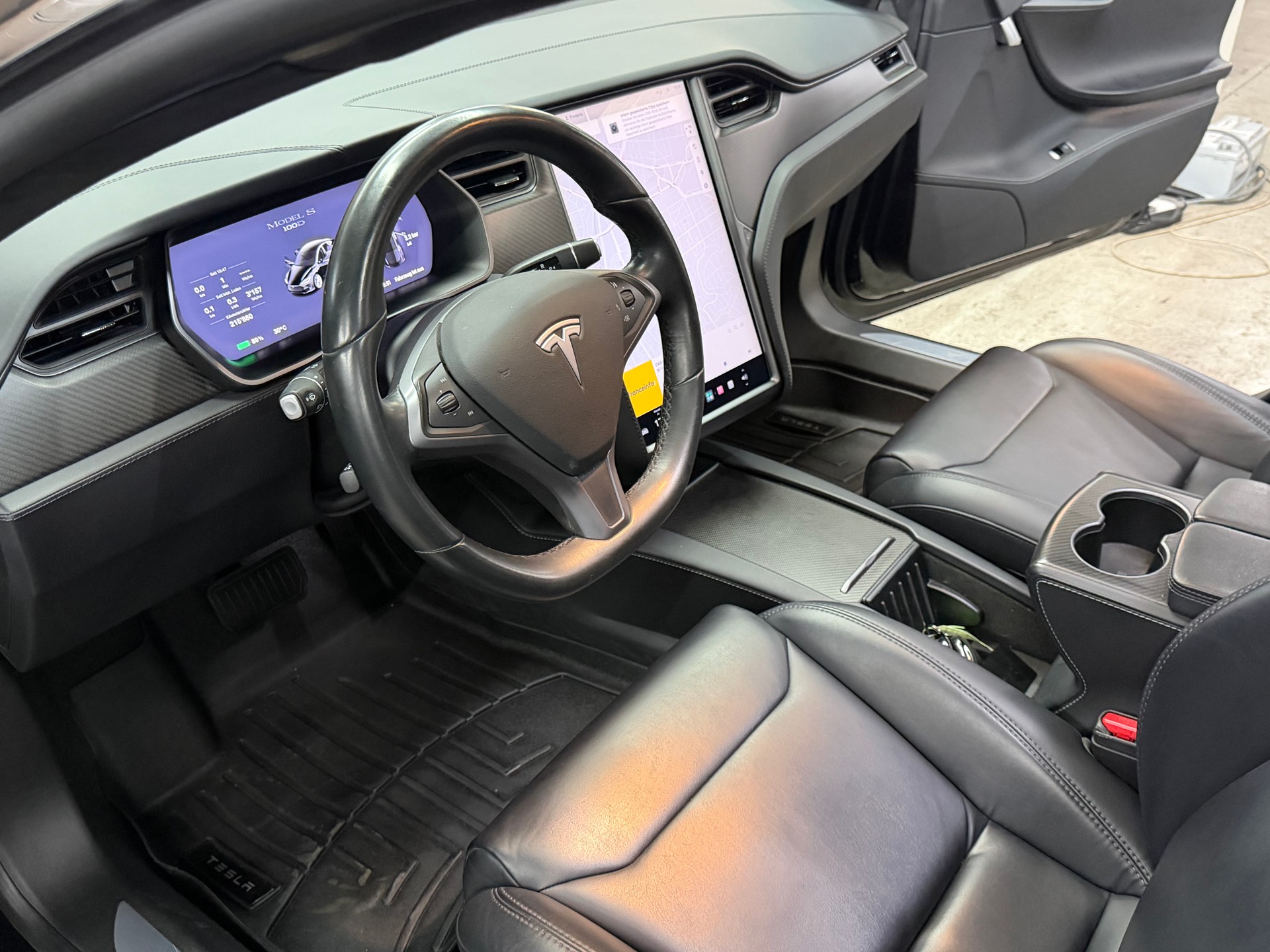 TESLA Model S 100 D-image-13