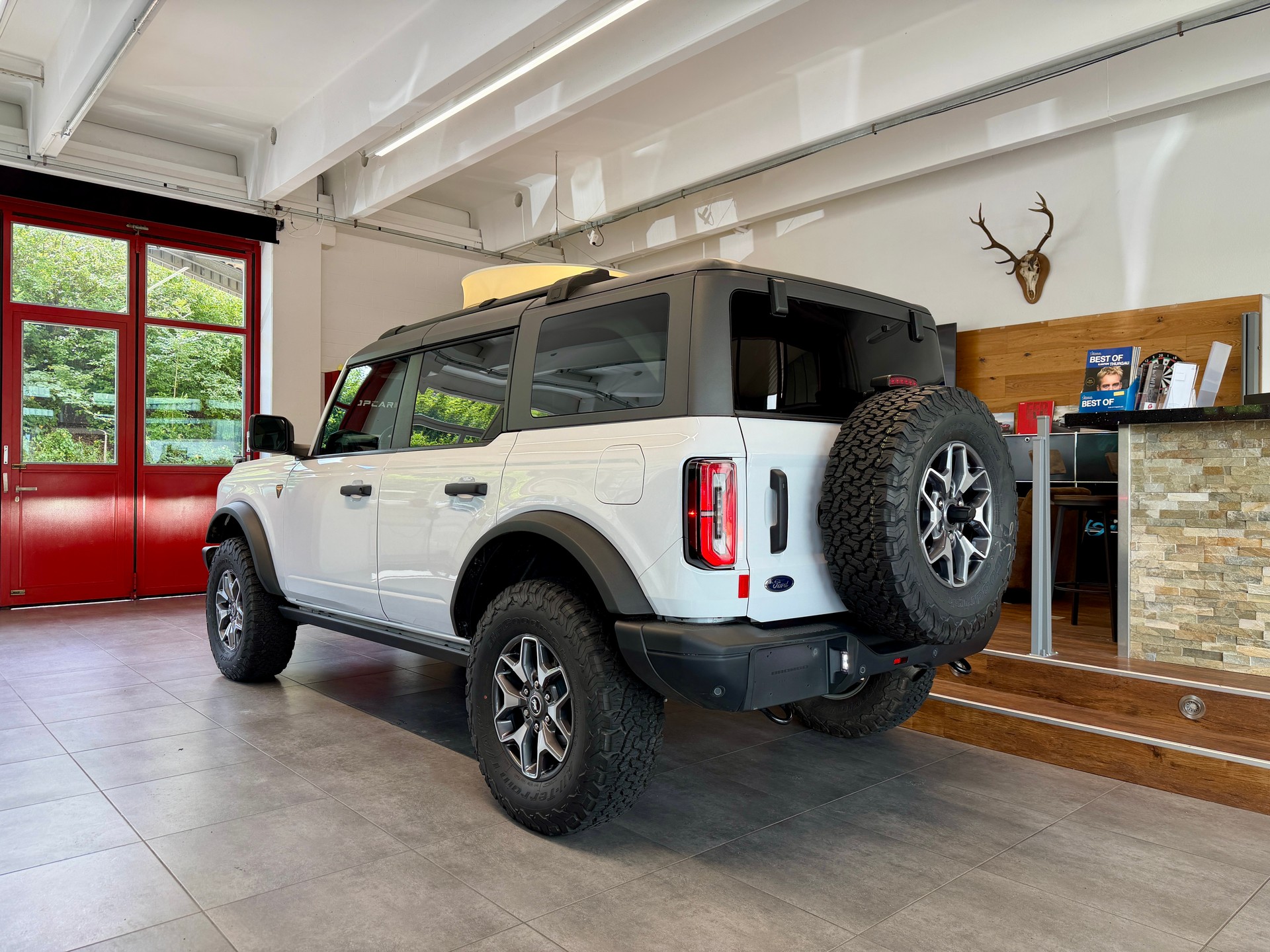 FORD Bronco 2.7 EcoB Badlands e-4WD-showroom-element-3