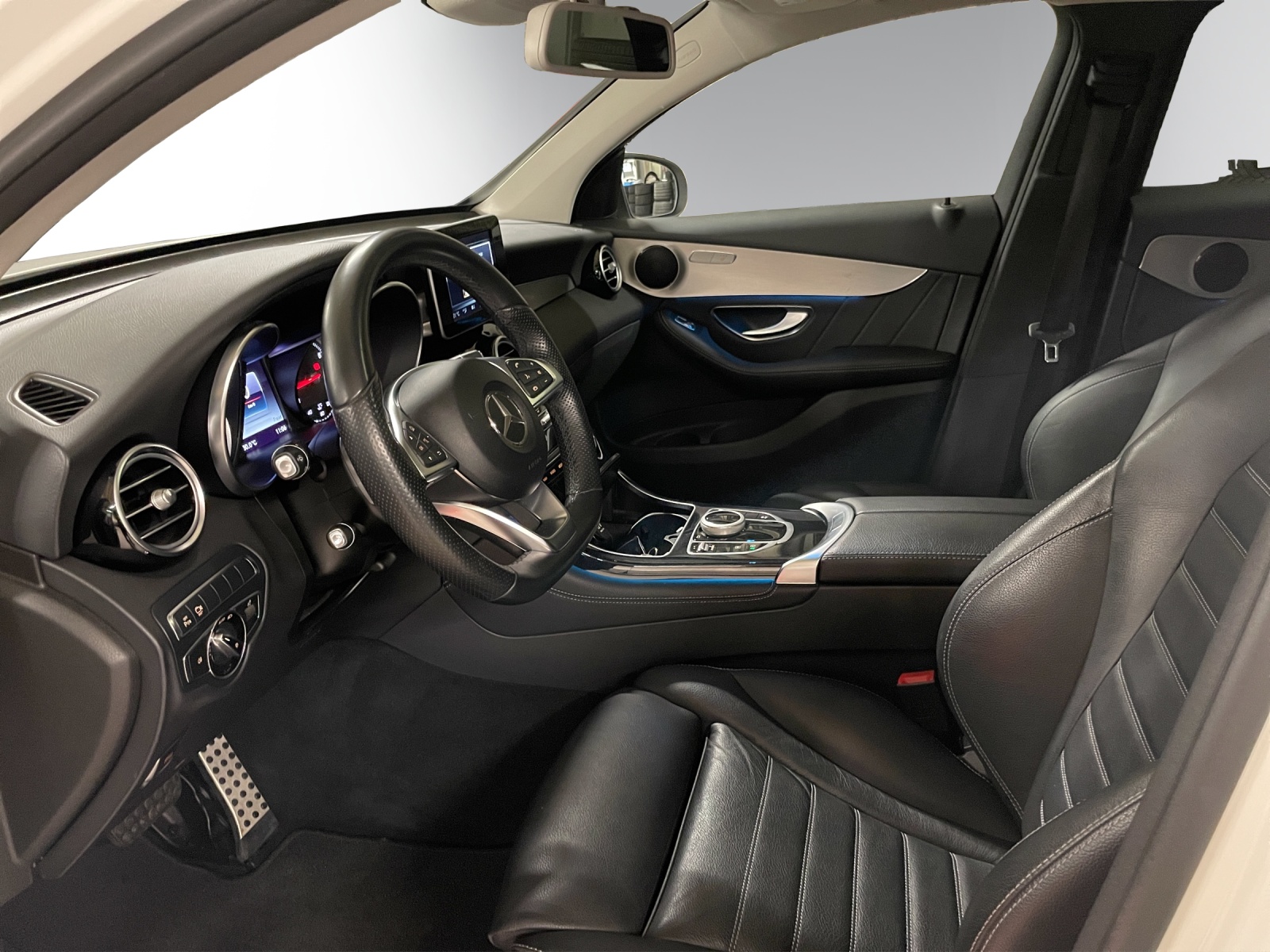 MERCEDES-BENZ GLC Coupé 250 AMG Line 4Matic 9G-Tronic-image-8