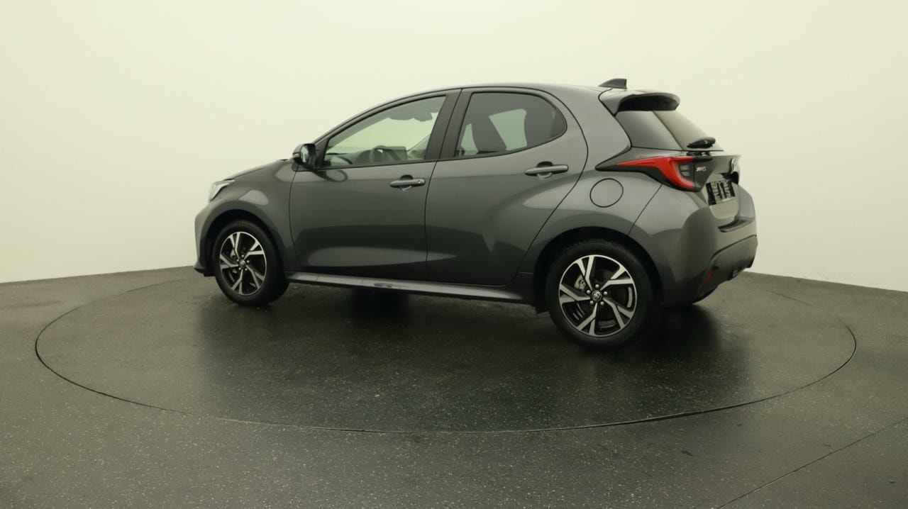 TOYOTA Yaris 1.5 Sport e-CVT-showroom-element-2