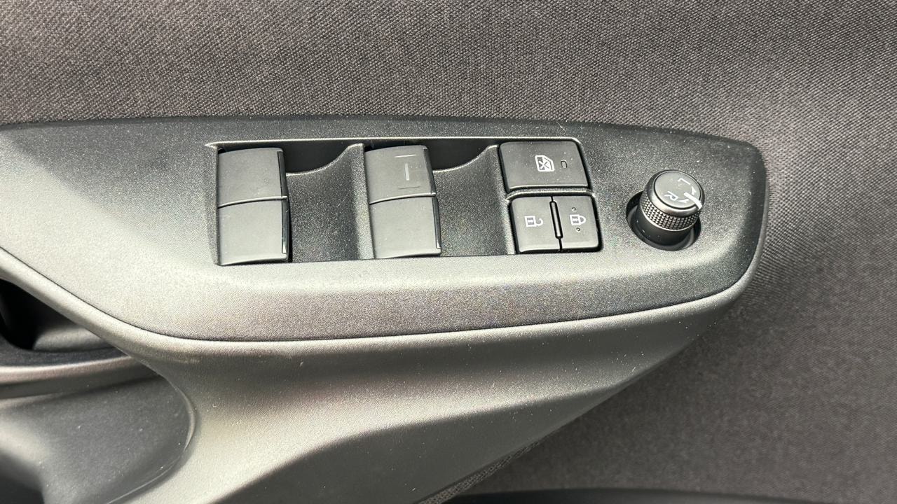 TOYOTA Yaris 1.5 Sport e-CVT-image-8