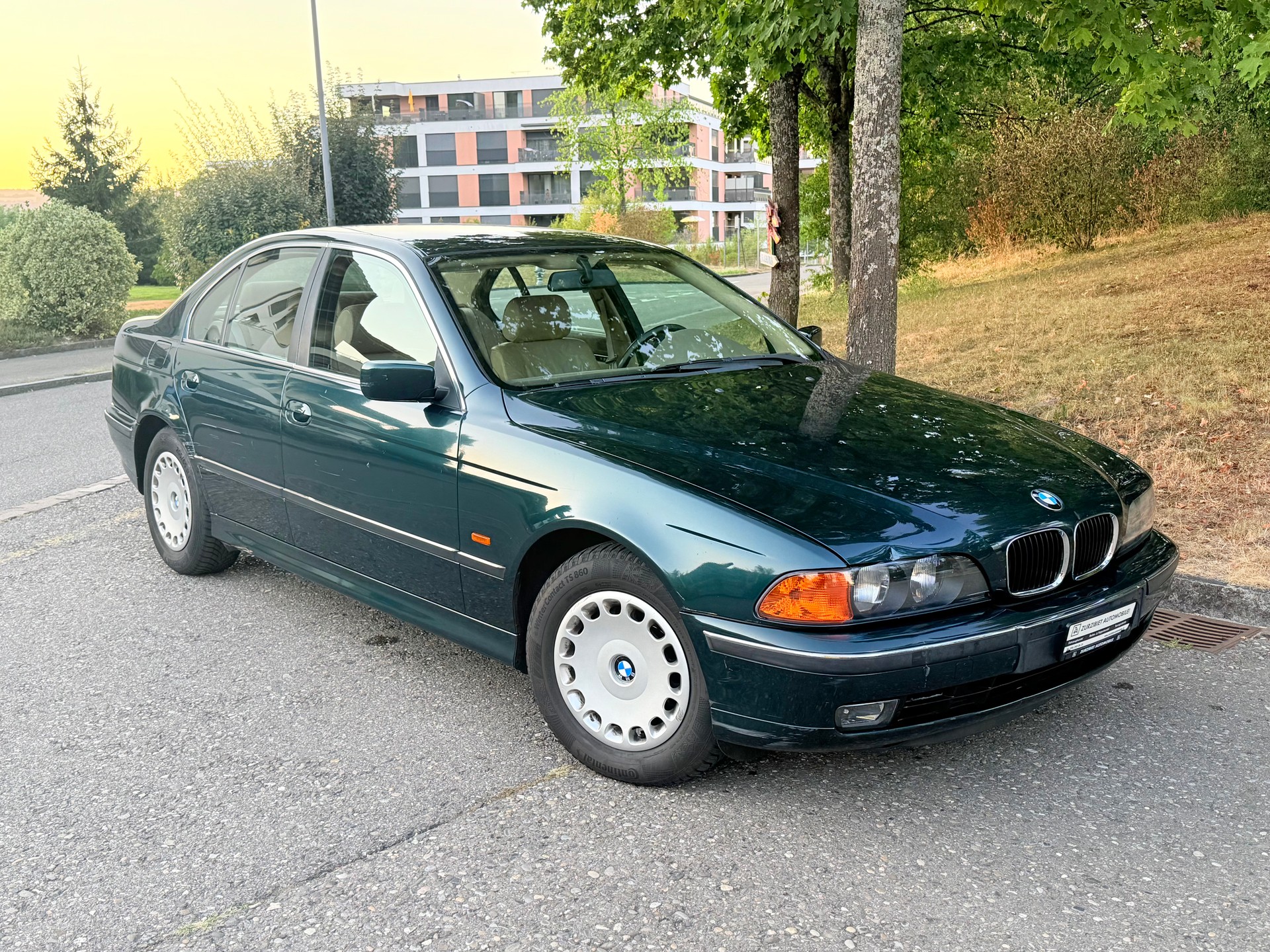 BMW 528i