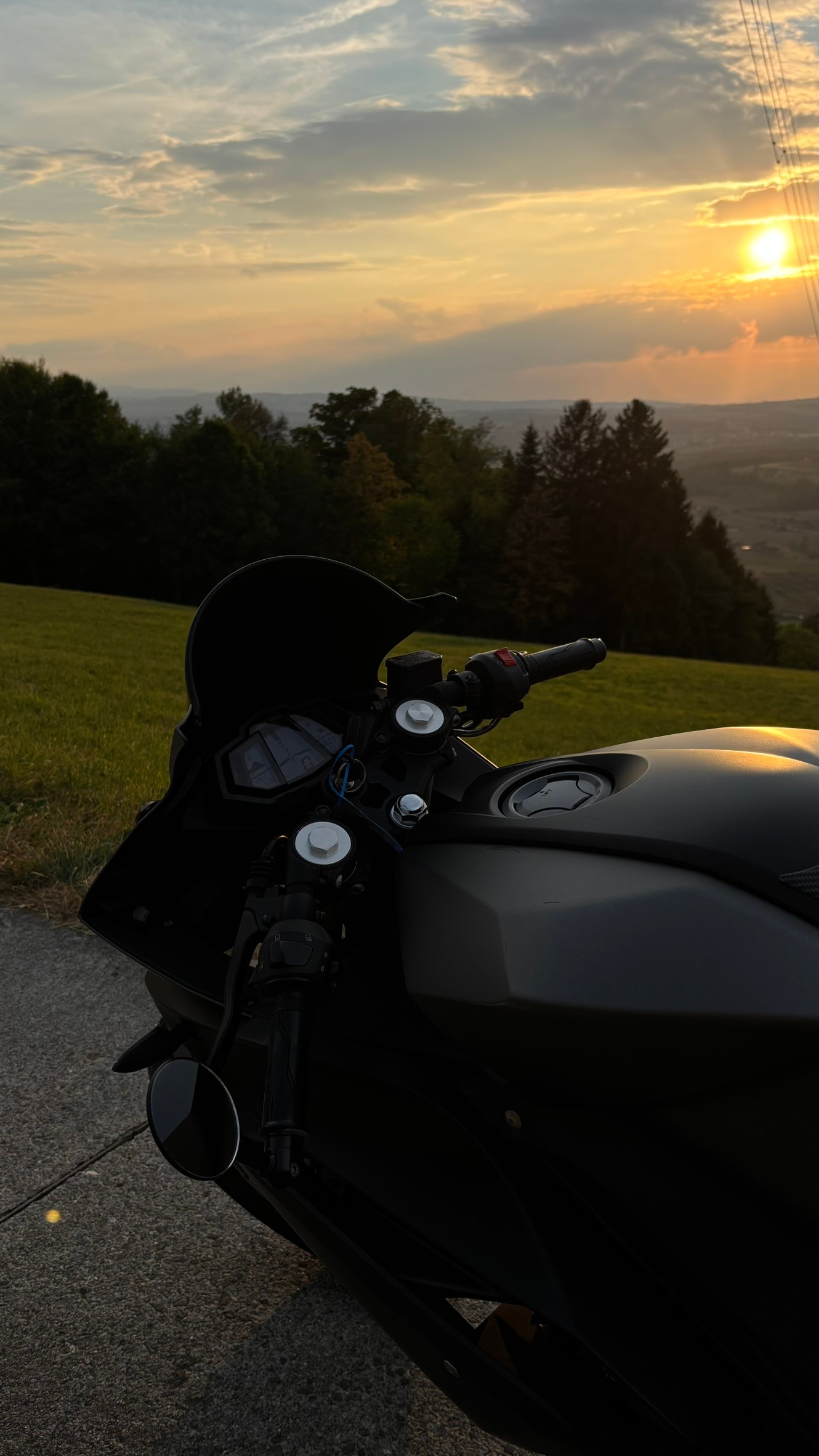 YAMAHA YZF-R 125-image-4