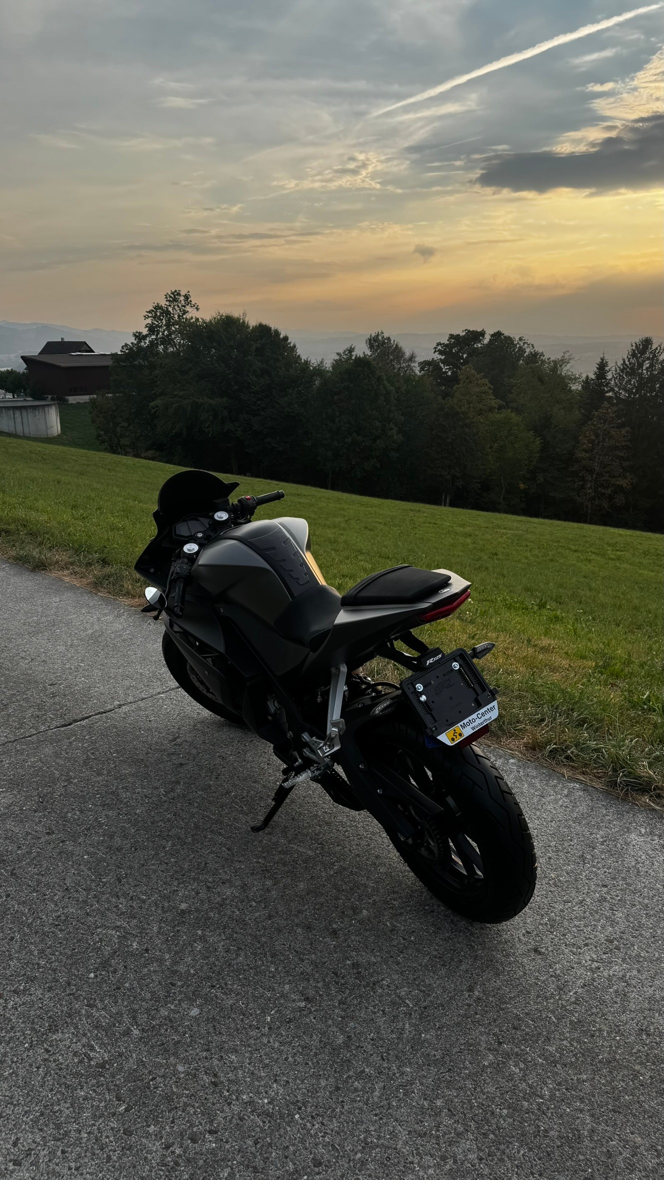 YAMAHA YZF-R 125-image-3