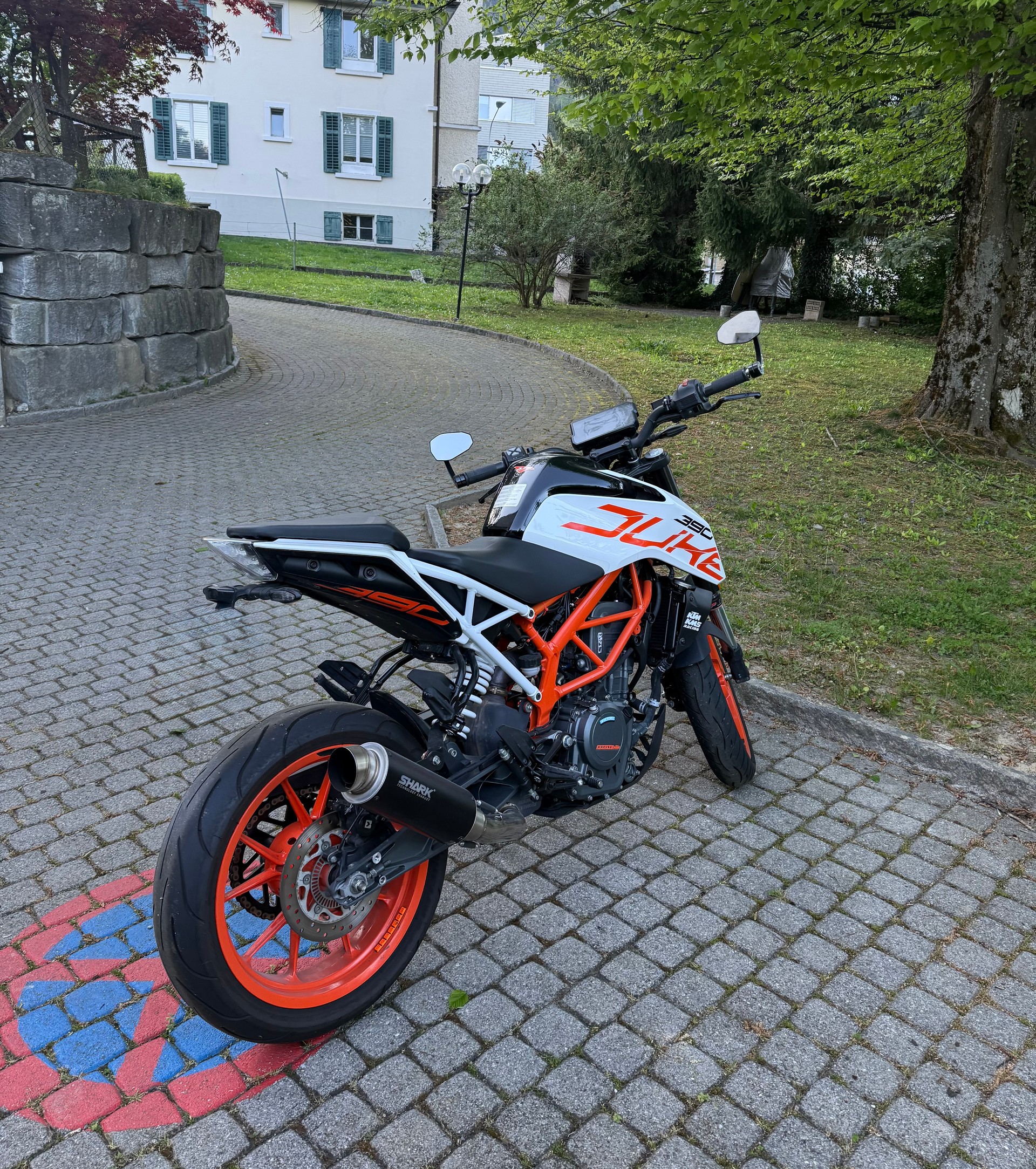 KTM 390 Duke ABS-image-1