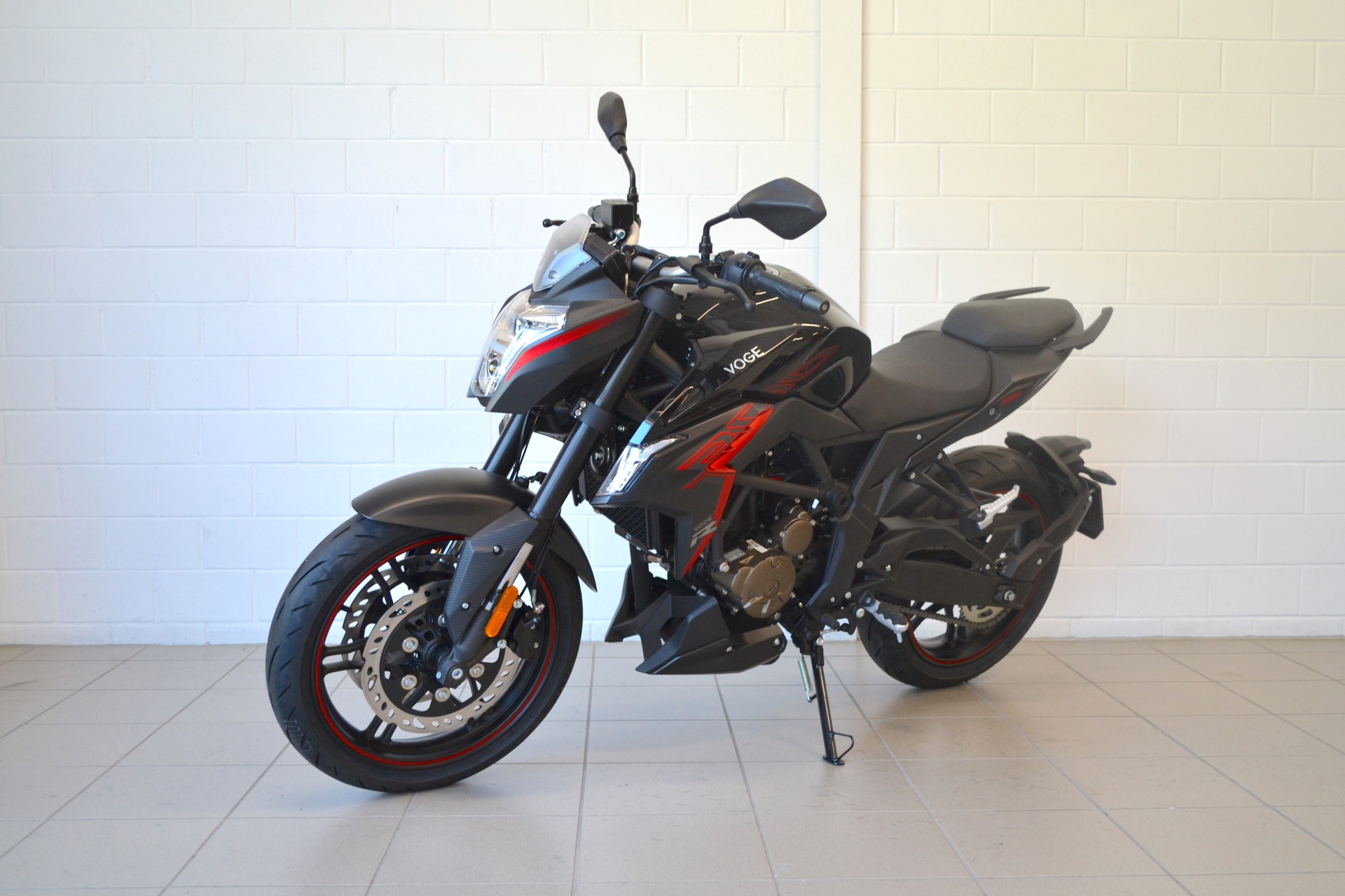 VOGE 300R-image-1