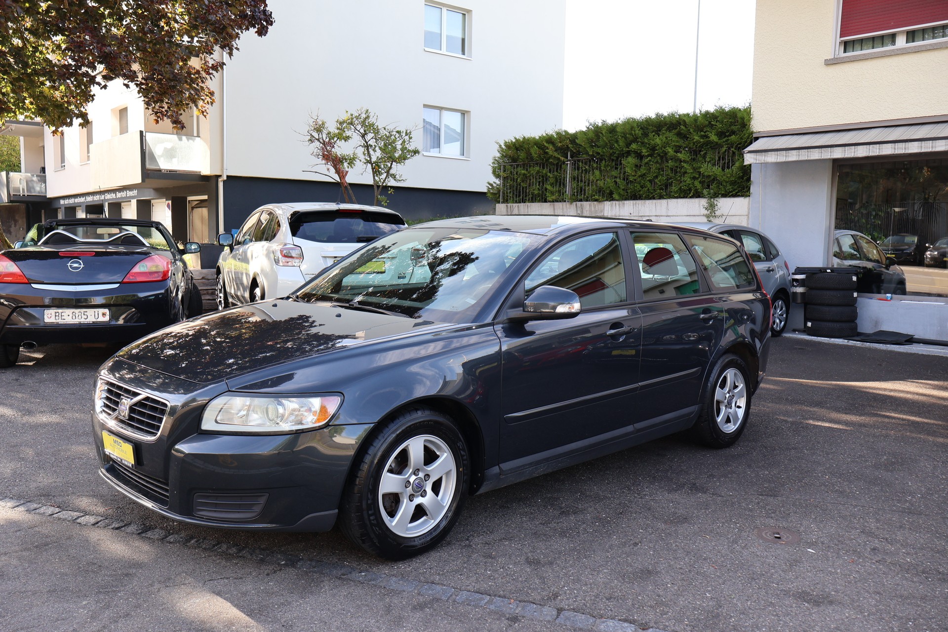 VOLVO V50 1.6 Kinetic-image-1