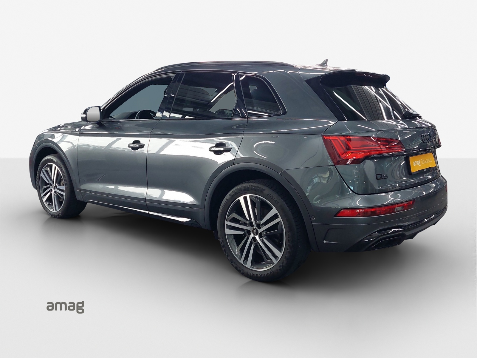 AUDI Q5 40 TDI Black Edition quattro S-tronic-showroom-element-2