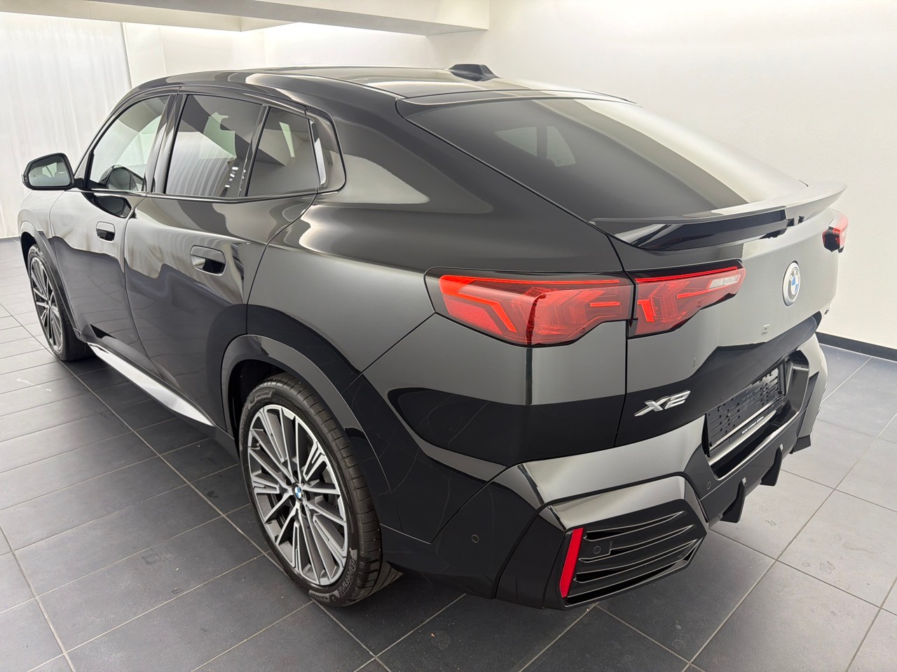 BMW X2 xDr 20d 48V M Sport-showroom-element-1
