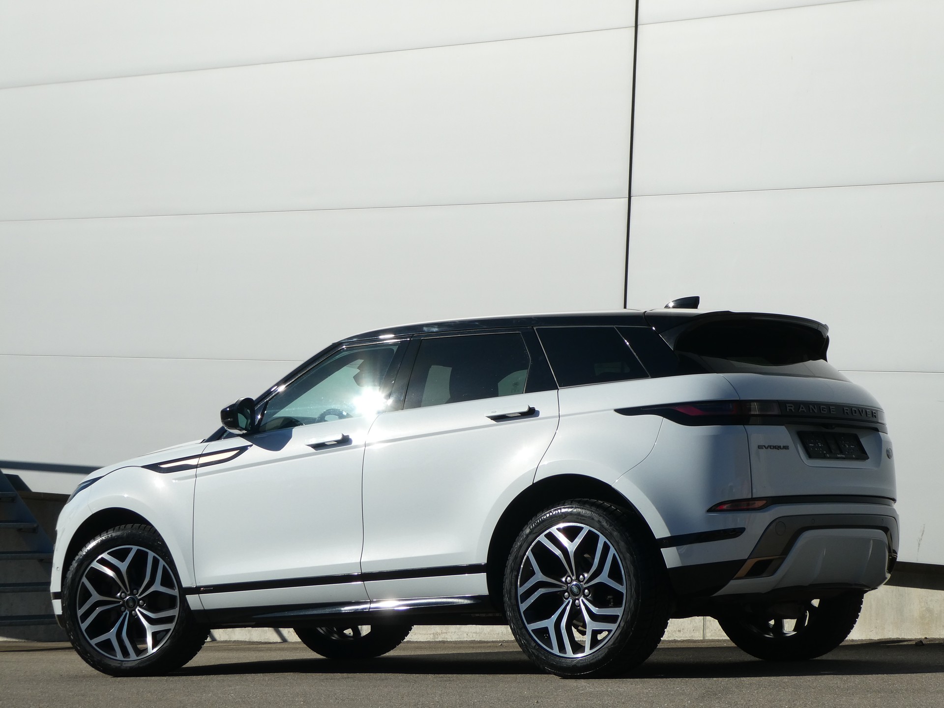 LAND ROVER Range Rover Evoque R-Dyn First Edi P 250 HSE AT9-image-5