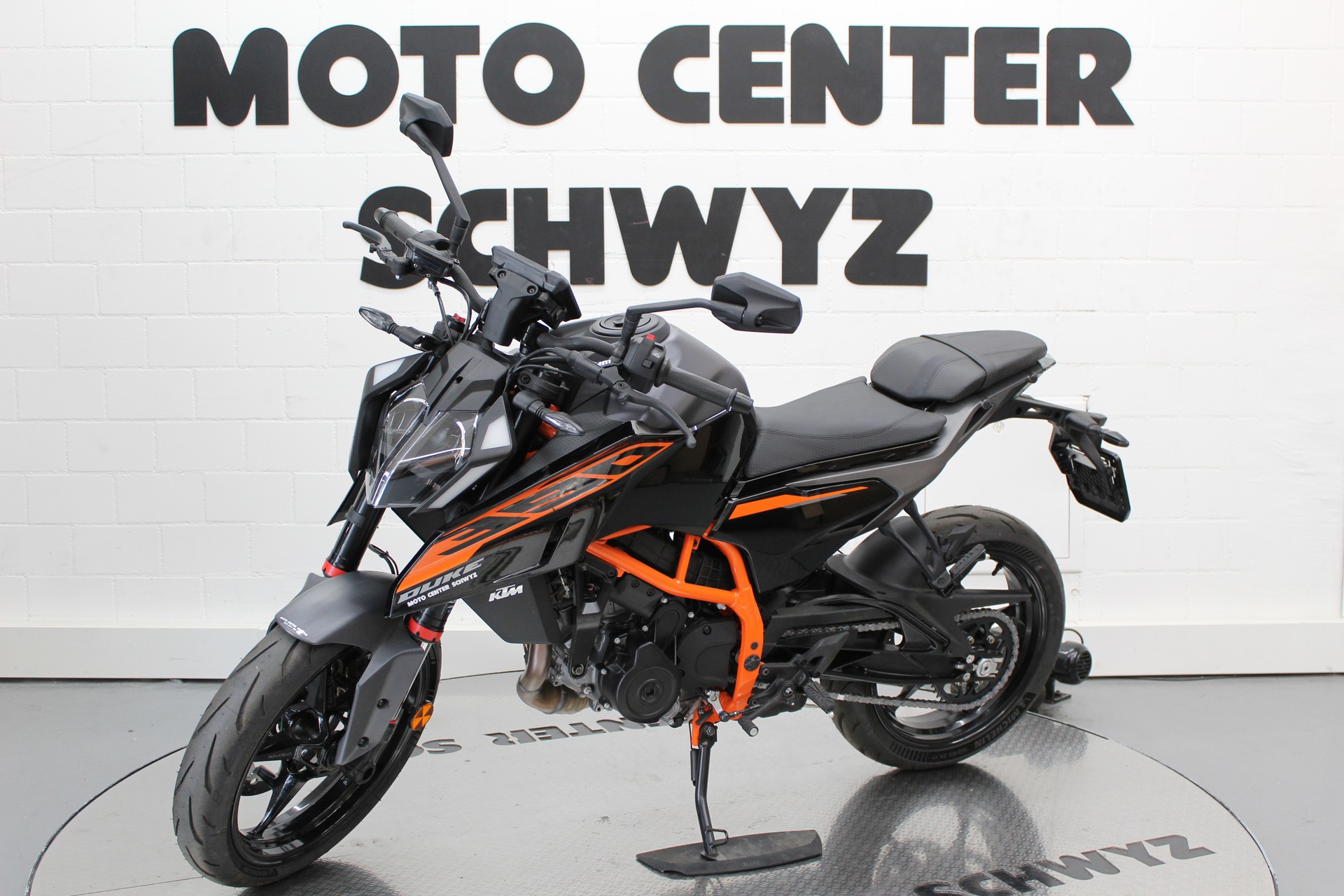 KTM 125 Duke-image-4