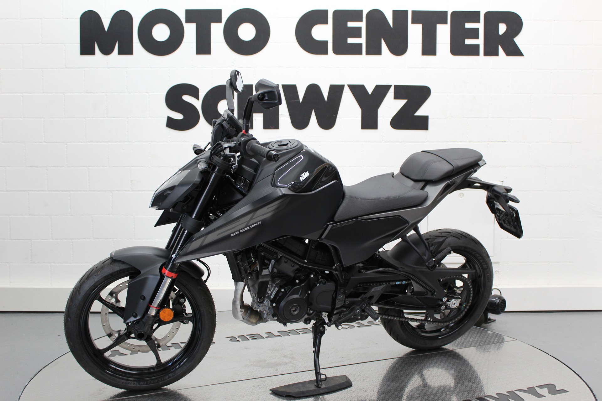 KTM 125 Duke-image-4
