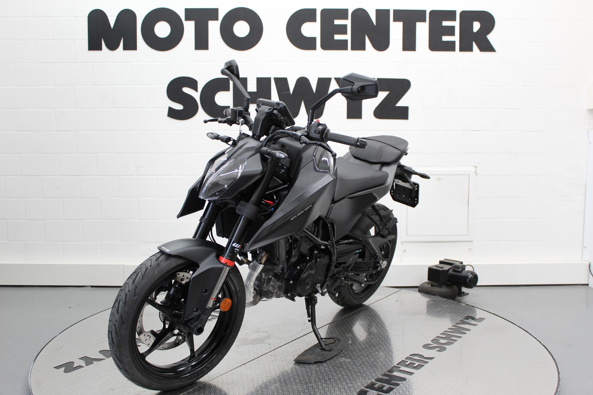 KTM 125 Duke-image-3
