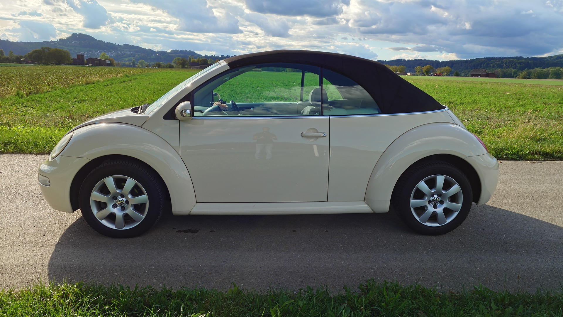 VW Beetle Cabrio 1.6-showroom-element-1